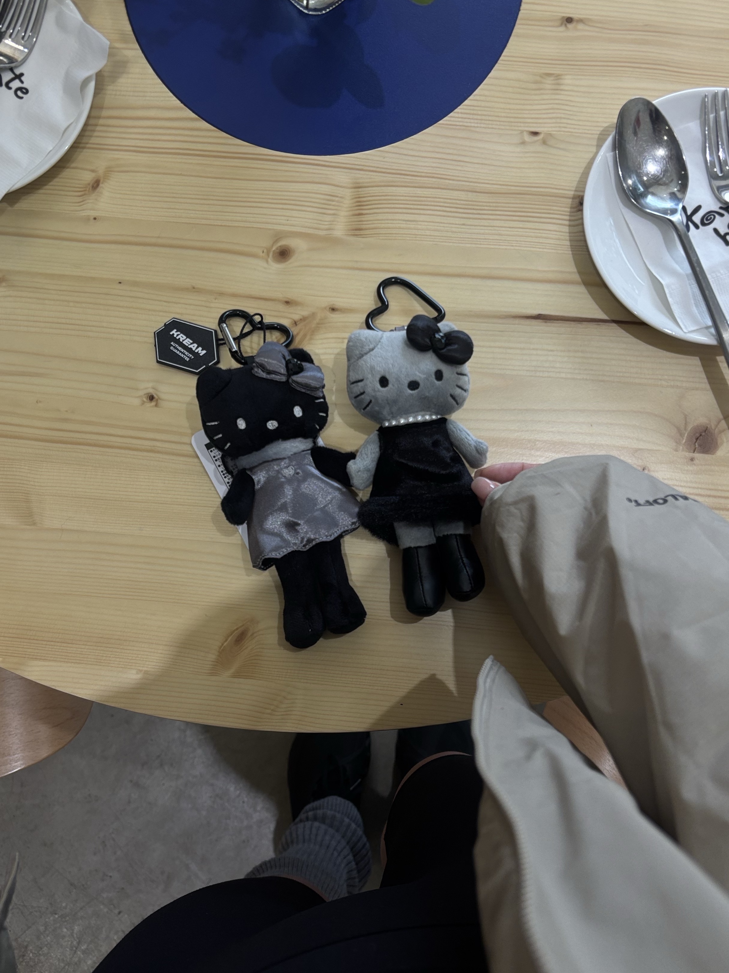 Sanrio Hello Kitty Black Angel Collection Style Up Mascot Angel Black, Sanrio Hello Kitty Black Angel Collection Style Up Mascot Dress Gray 착용 스타일