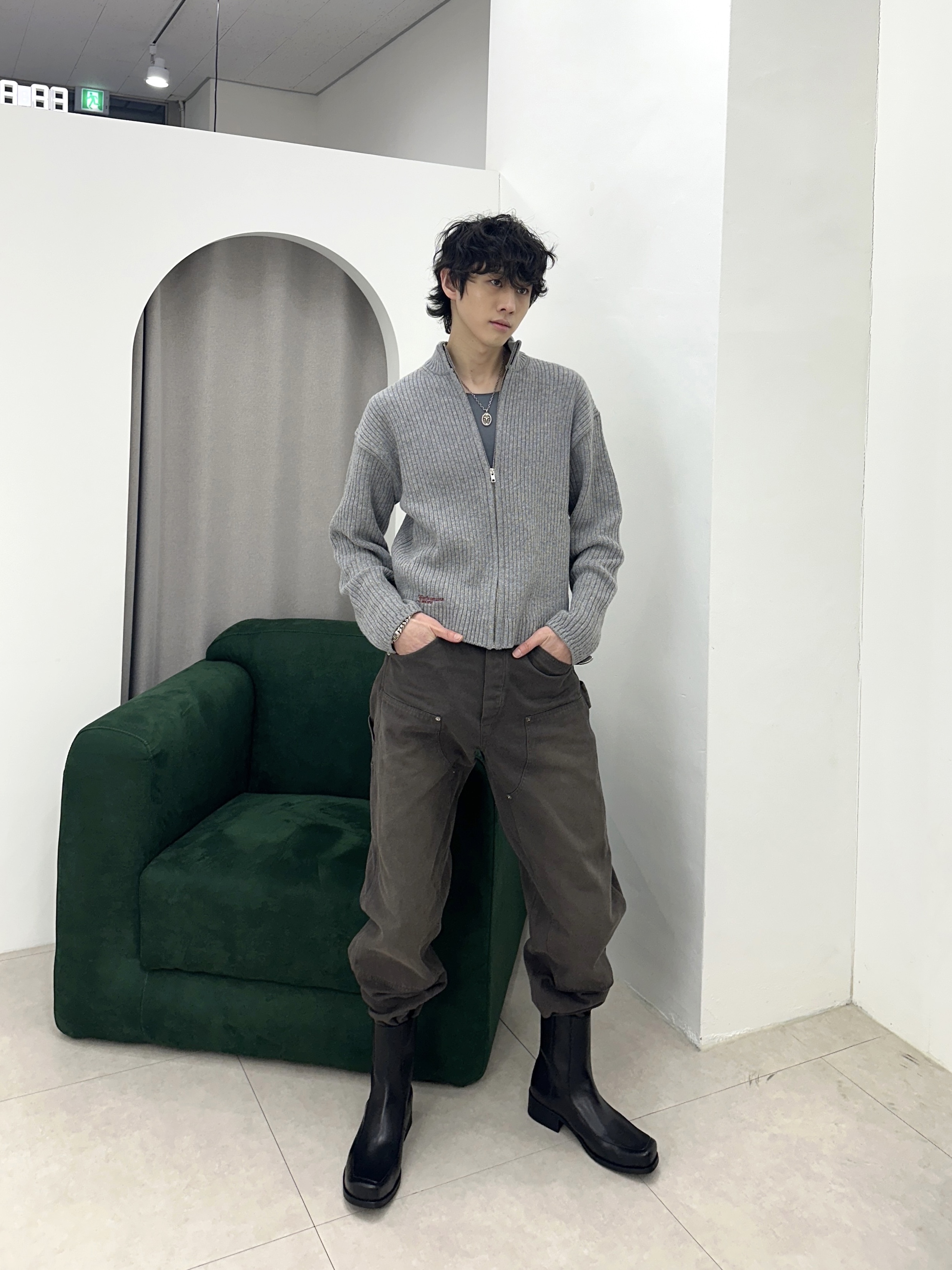 Farfromwhat Far High Neck Rib Knit Zip-Up_Gray, Farfromwhat Far Aged Brown Carpenter Pants 착용 스타일 - 2