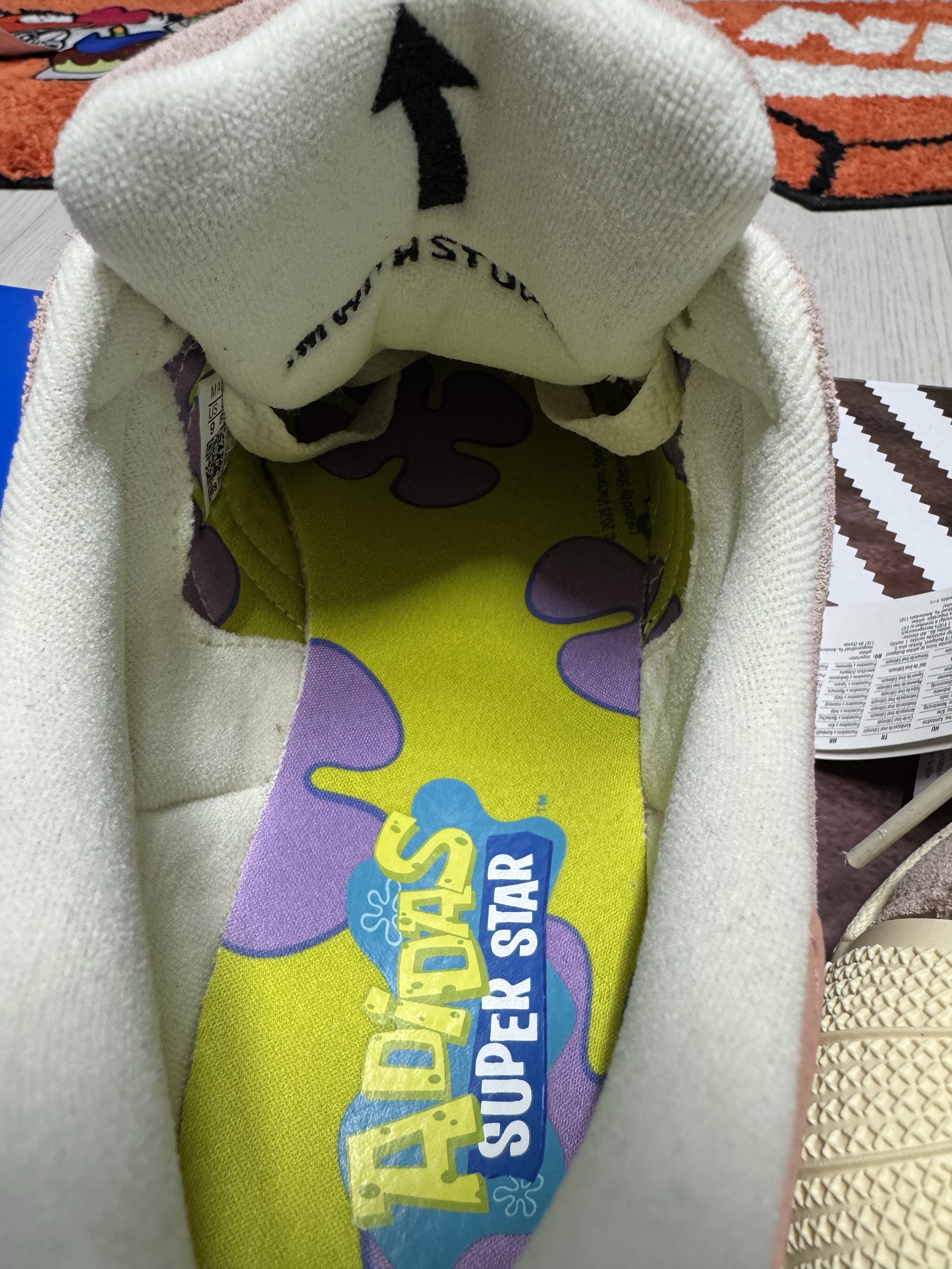 Adidas x Spongebob Patrick Superstar Black Core Black 착용 스타일 - 5
