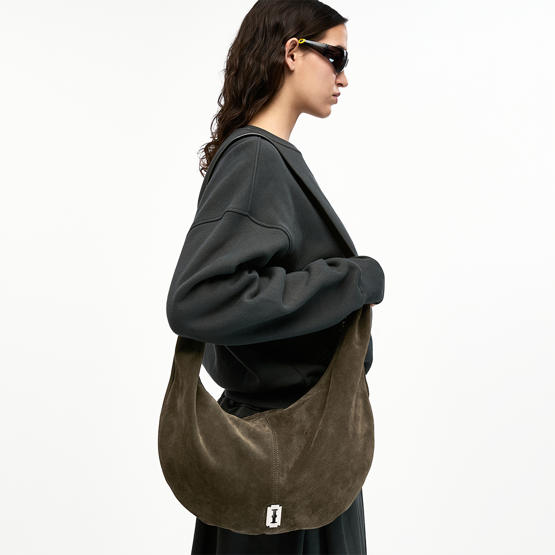 분크 하프문 배기 스웨이드 호보 라지 머스크카키(vunque Halfmoon Baggy Suede Hobo L Musk Khaki) - 2