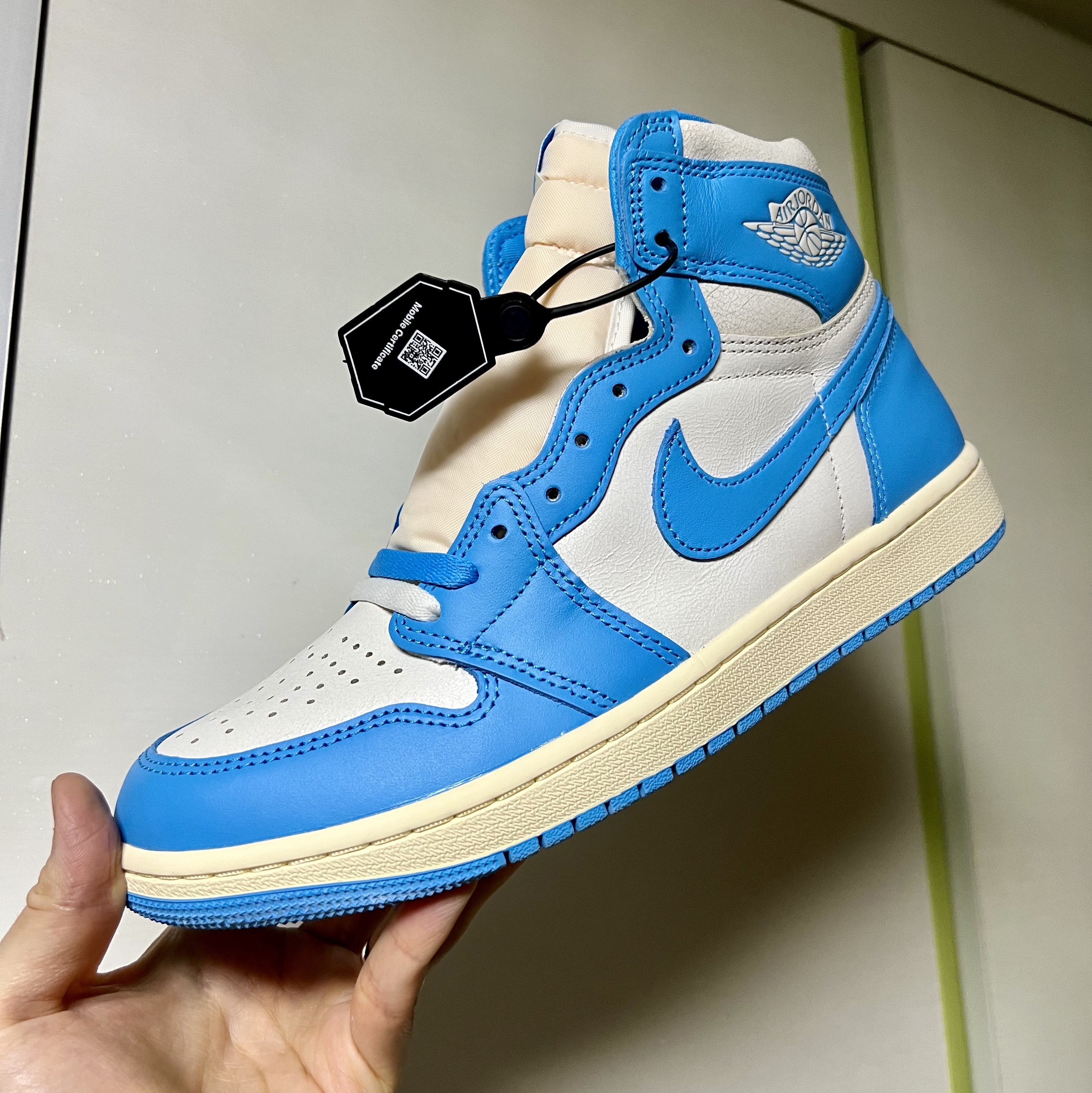Jordan 1 Retro High OG UNC Reimagined 착용 스타일