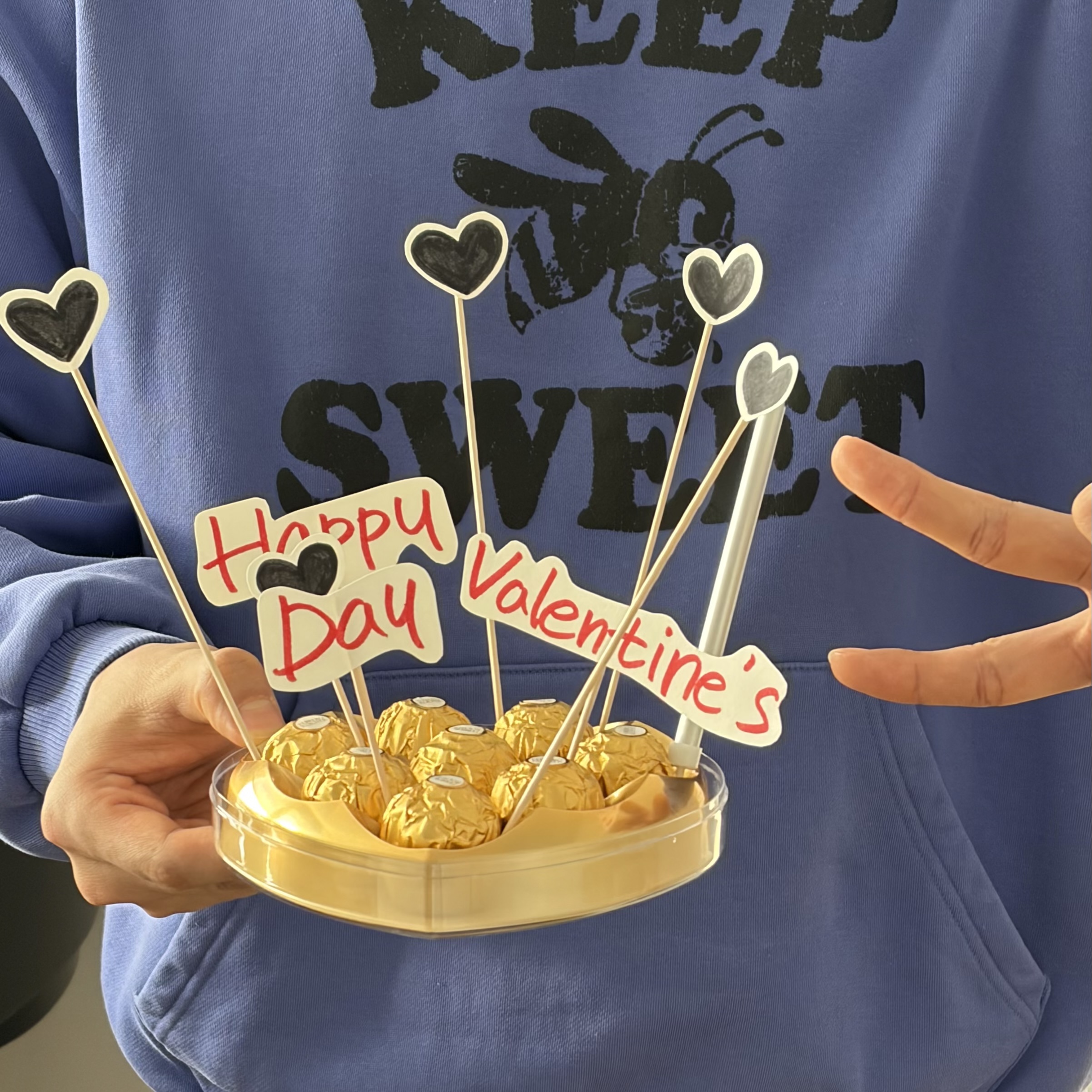 Collect Pieces Keep Sweet Hoodie Purple 착용 스타일