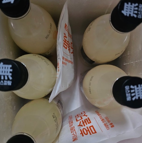 Slow village Premium Fresh Makgeolli Four Seasons 750ml 5 Btl. 착용 스타일
