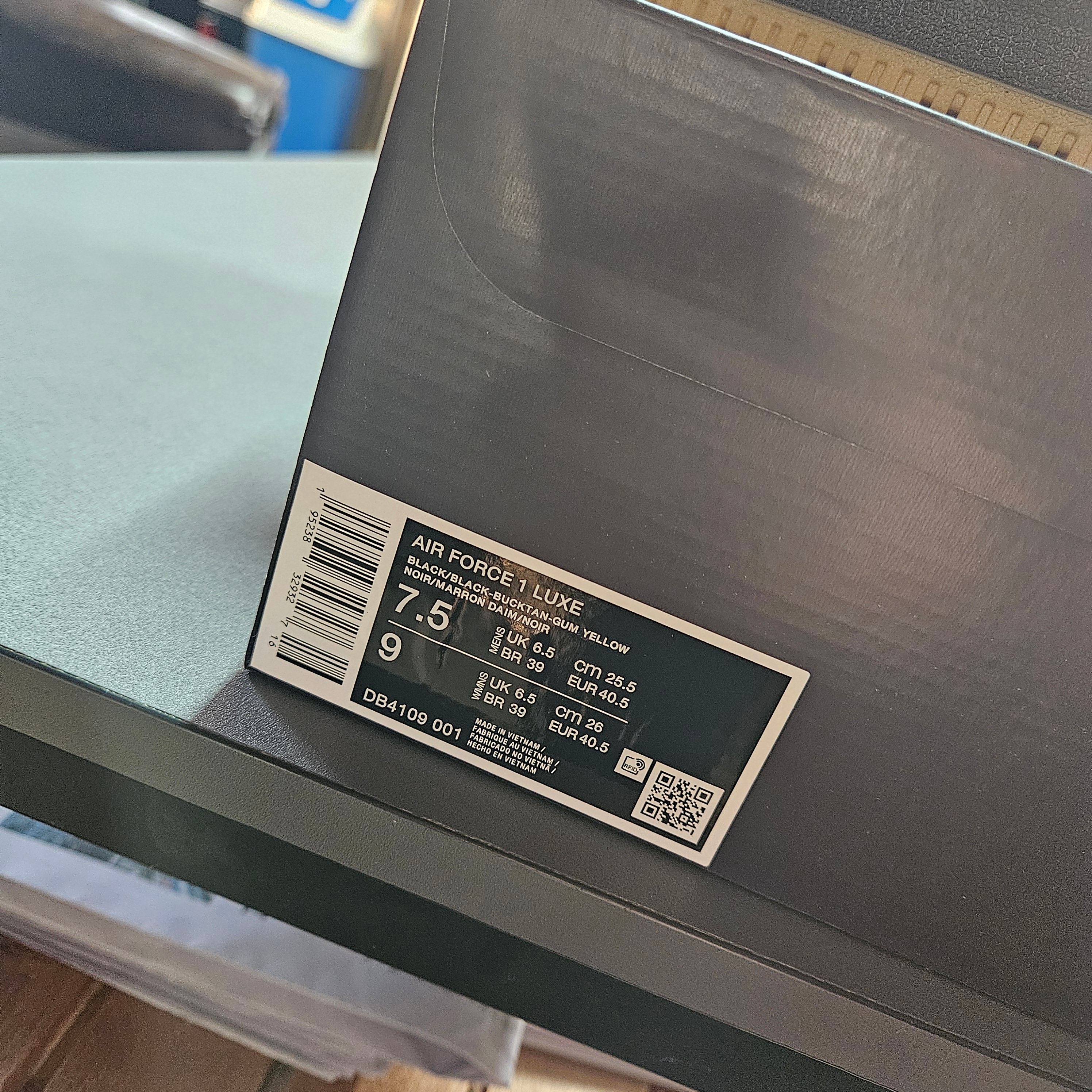 Nike Air Force 1 Luxe Black 착용 스타일 - 3
