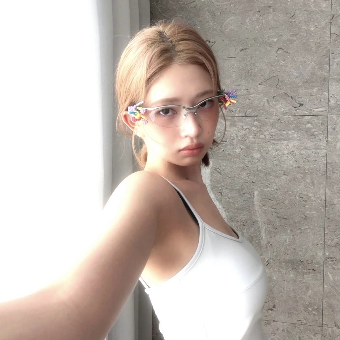 Gentle Monster Bouquet 02 Silver Clear 착용 스타일
