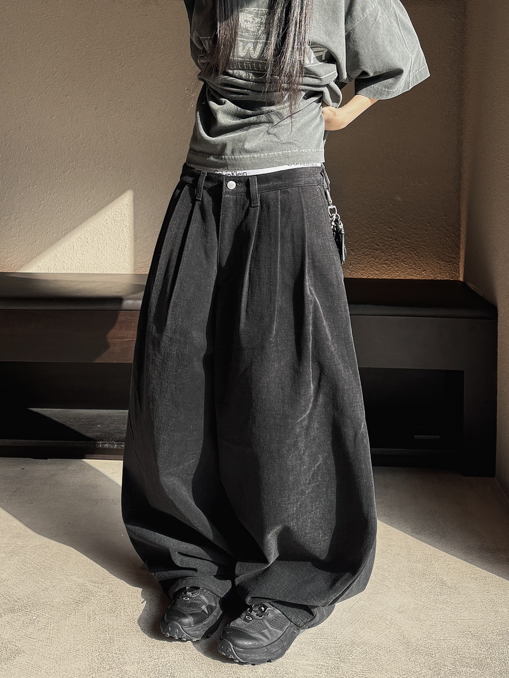 Oakley Light Breathe Triple Black 착용 스타일 - 6