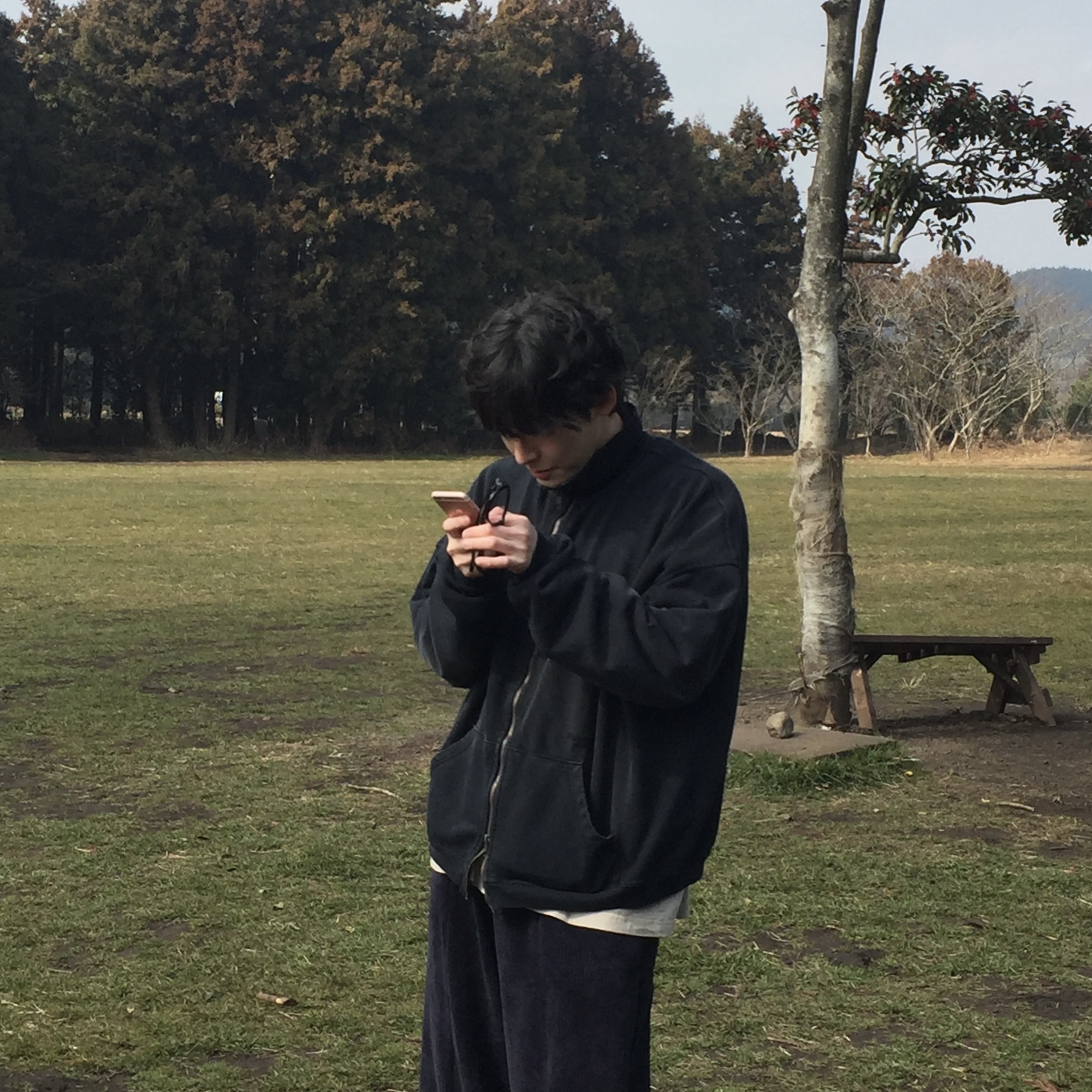 Undermycar Mu.94 Anti Fxxking Logo Play Brush Washed High Neck Zip-up Black 착용 스타일 - 1