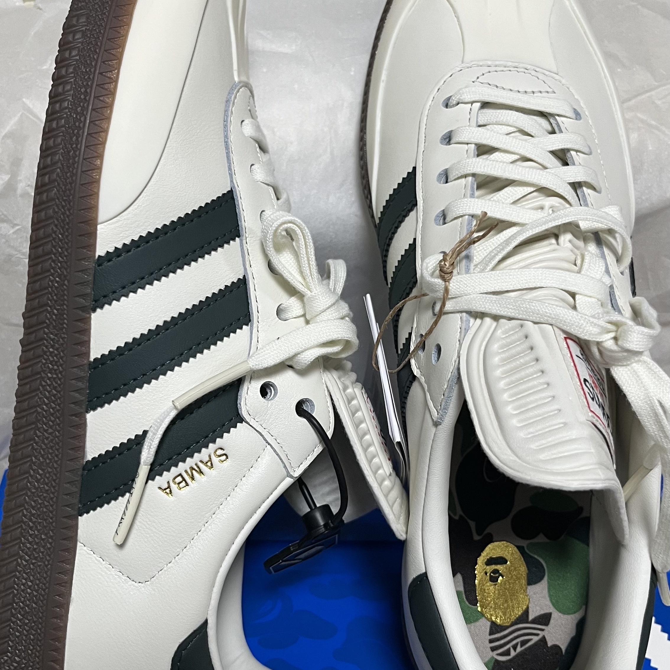 Adidas x BAPE Samba Off White Shadow Green 착용 스타일 - 4