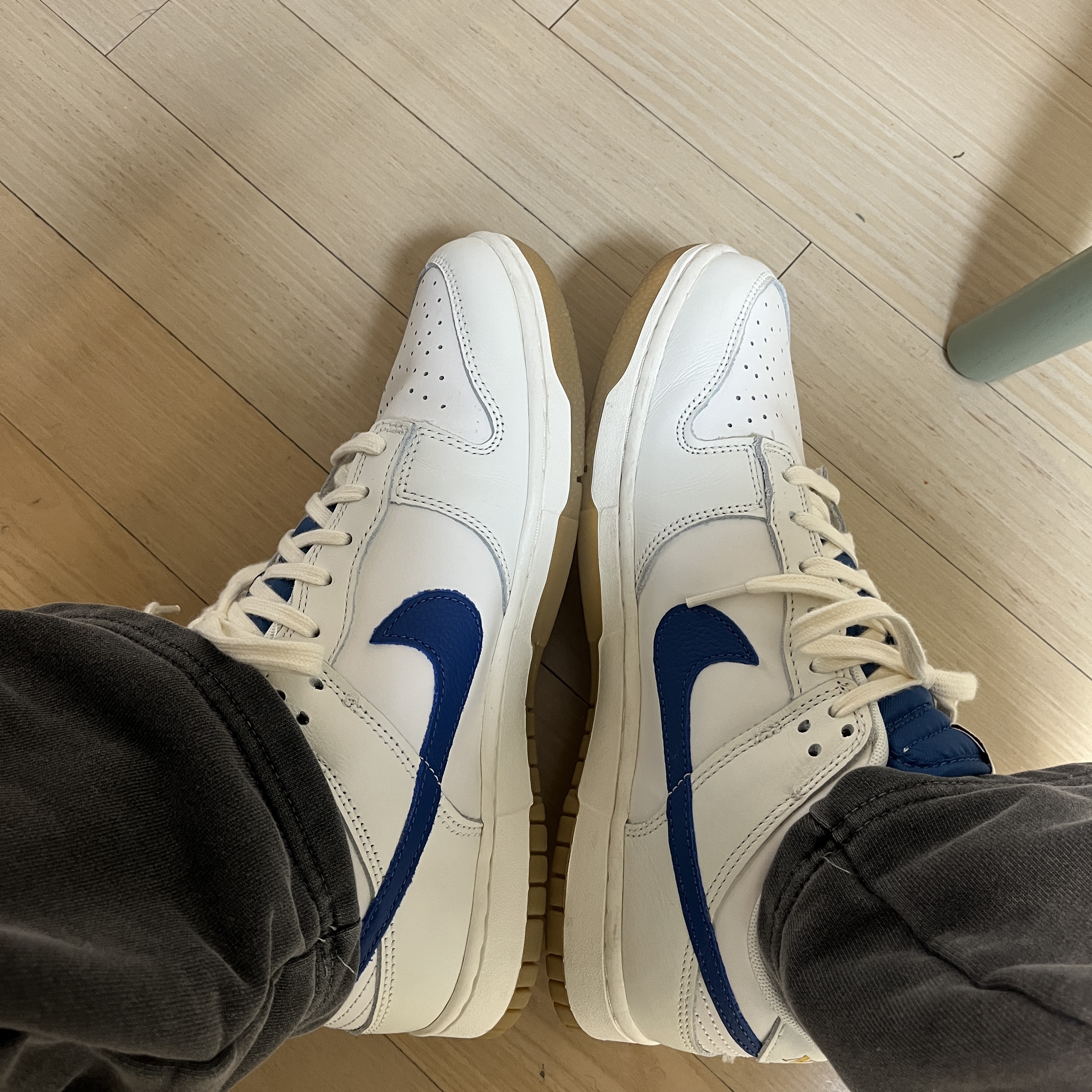 Nike Dunk Low SE Sail Dark Marina Blue 착용 스타일 - 2