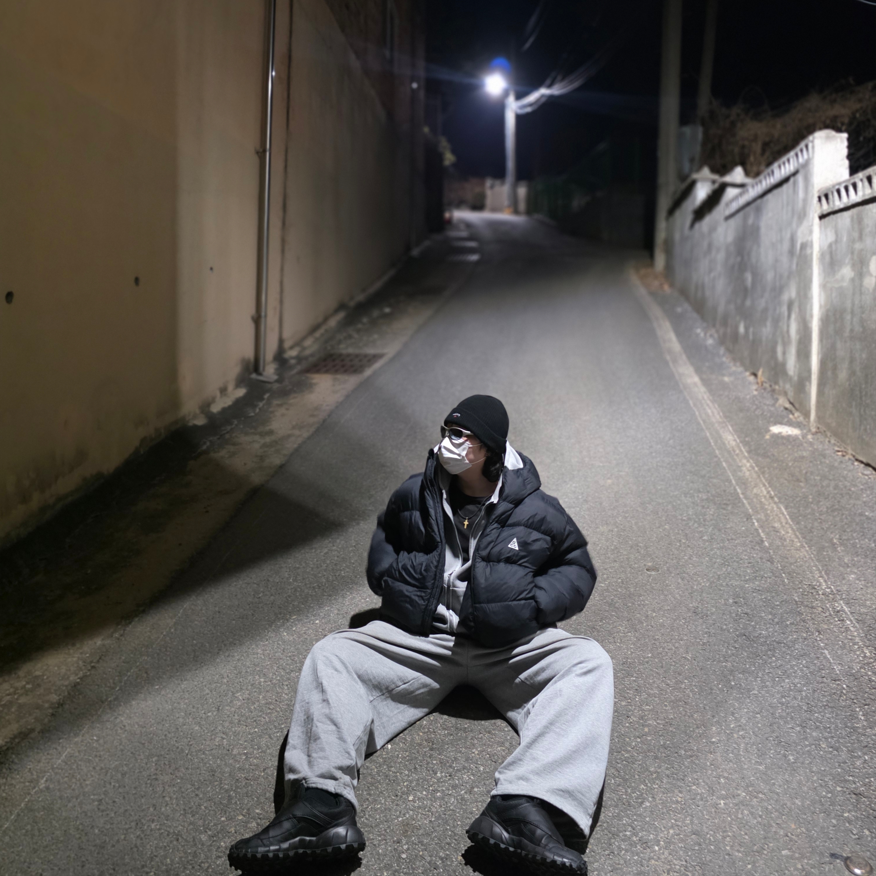 Noah Core Logo Beanie Dark Heather Grey, Nike ACG Therma-Fit ADV Lunar Lake Loose Hooded Jacket Black Summit White - Asia 착용 스타일 - 2