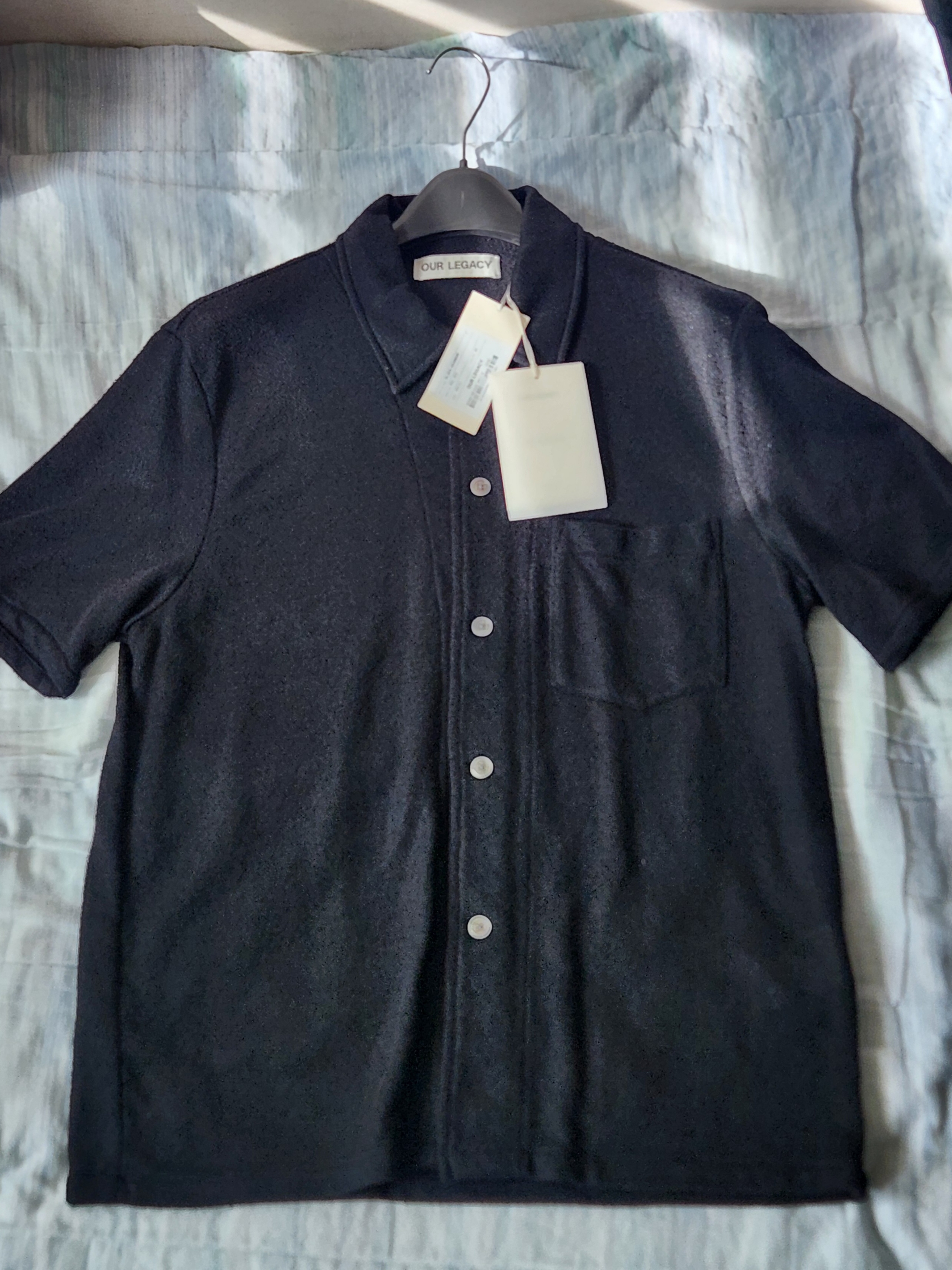 Our Legacy Shortsleeve Box Shirt Black Boucle 착용 스타일 - 1