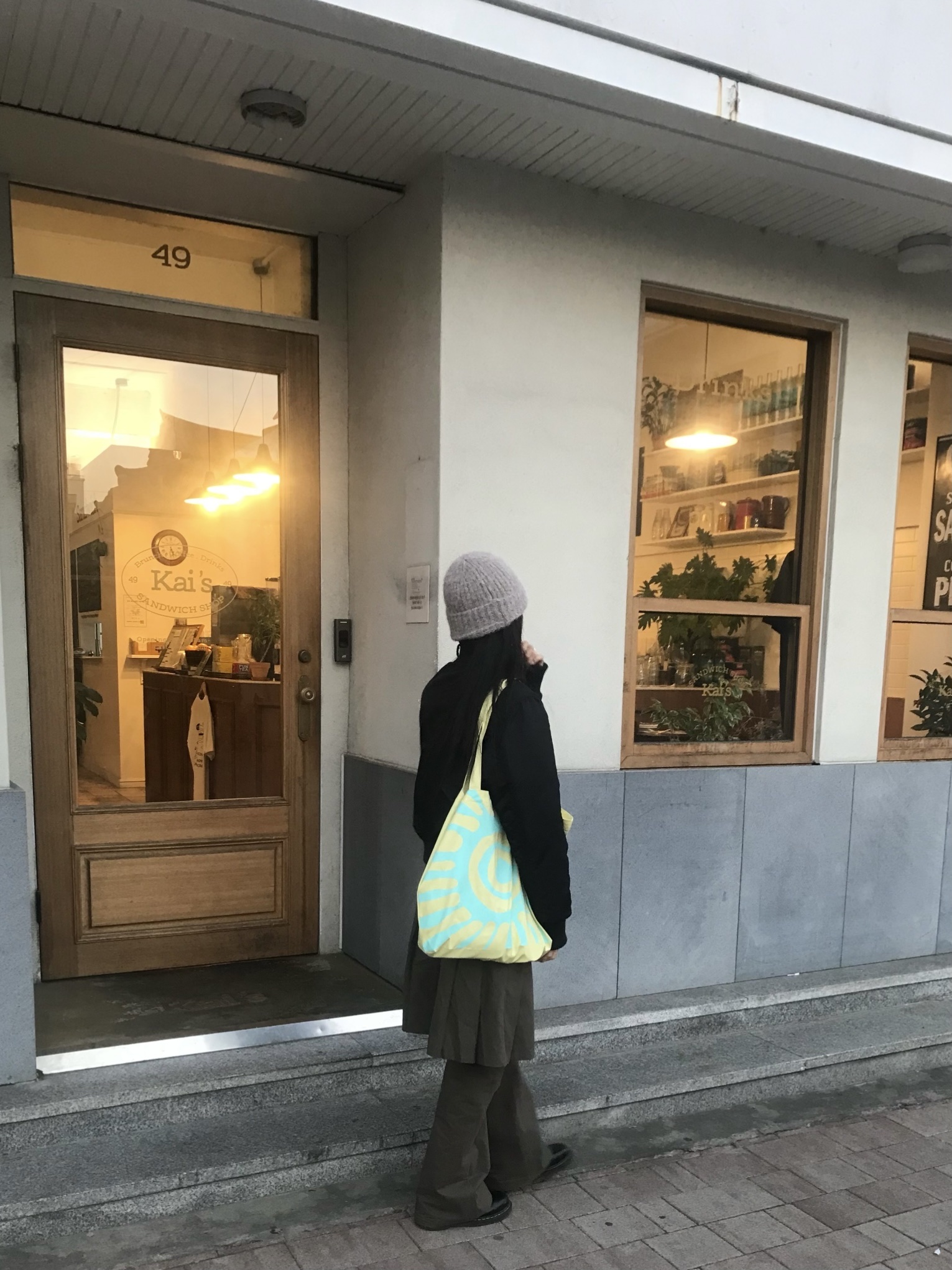 Hatchingroom x Mascompany Haema Bag Lemon, Dr. Martens 1460 Nappa Leather Lace Up Boots Black 착용 스타일 - 2
