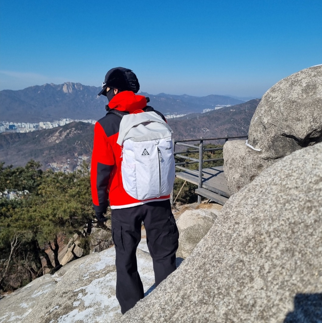 Nike ACG Aisen Daypack 32L White 착용 스타일