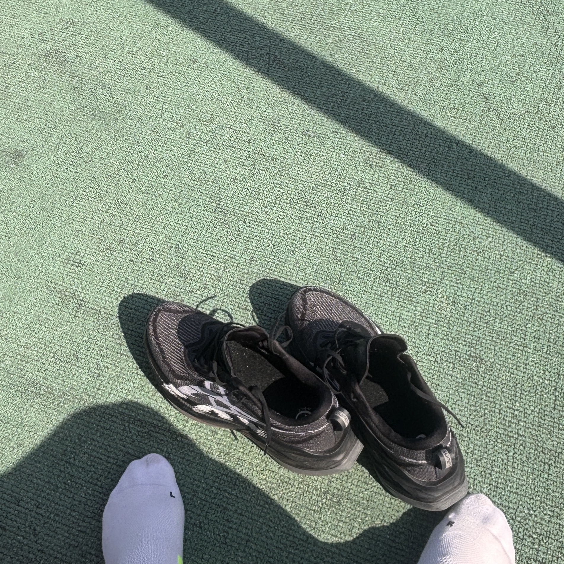 Asics Superblast 2 Black White 착용 스타일