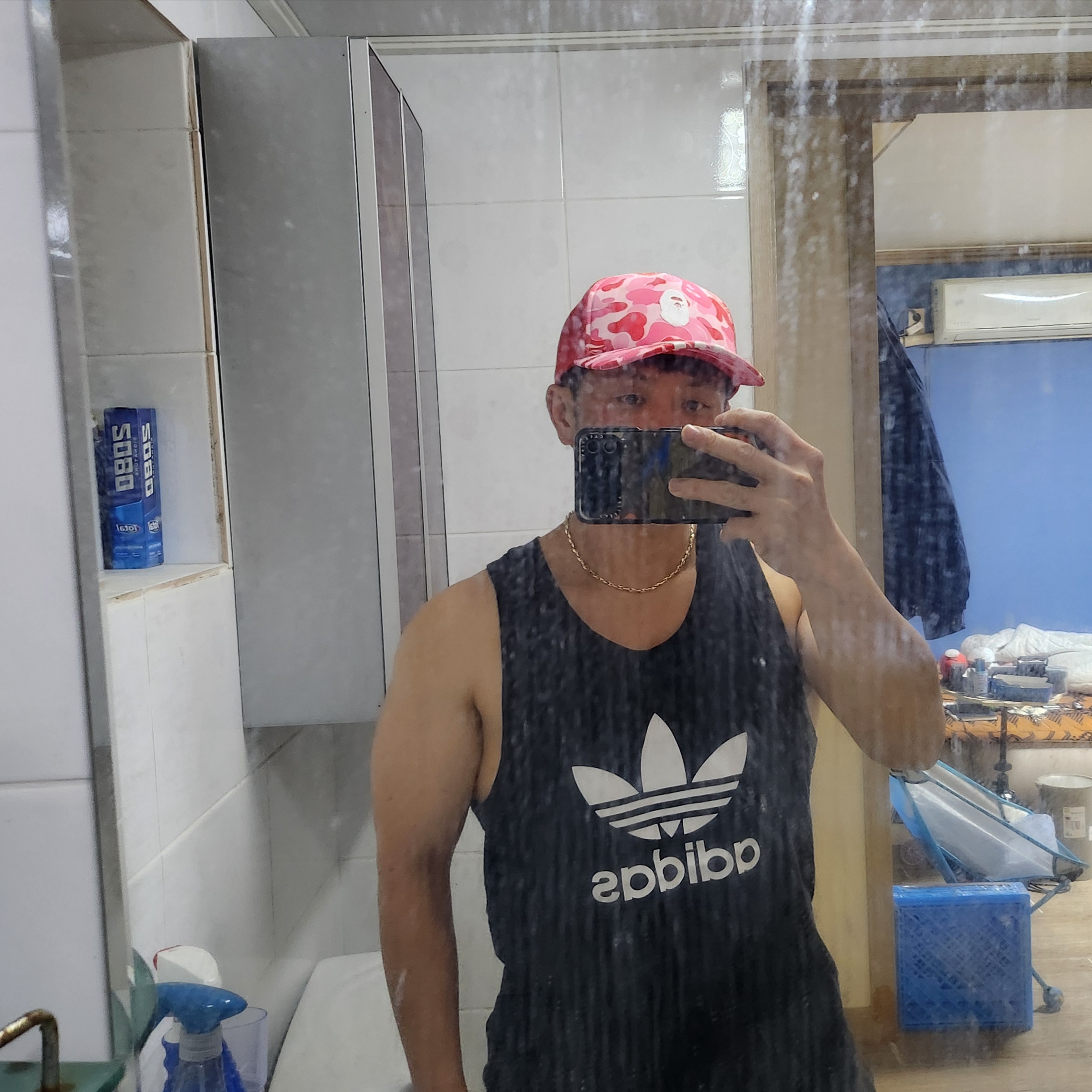 Adidas x BAPE Trucker Cap Clear Pink 착용 스타일 - 1