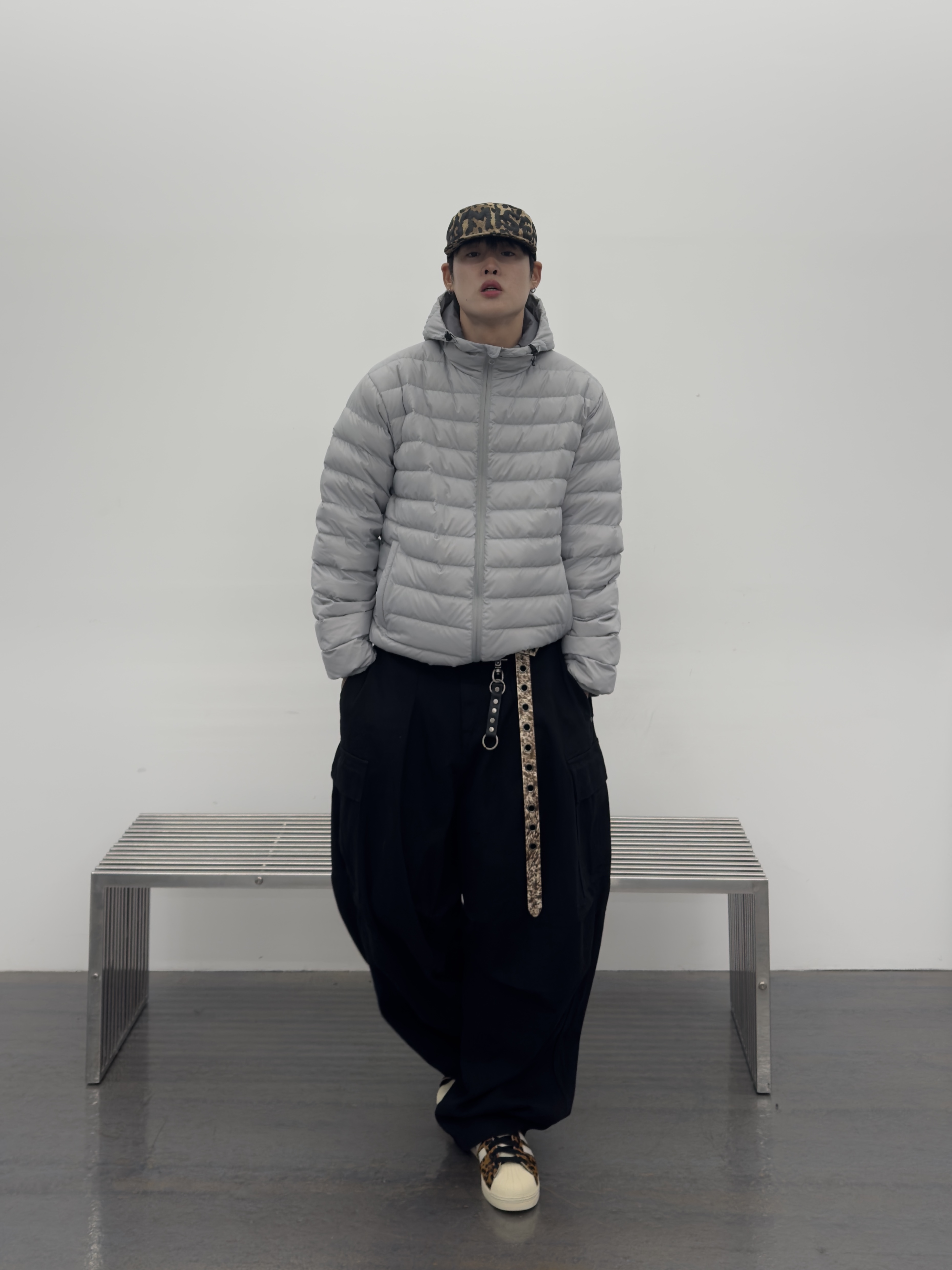 QT8 GARMENTS Duck Down Lightweight Jacket Light Grey 착용 스타일 - 2