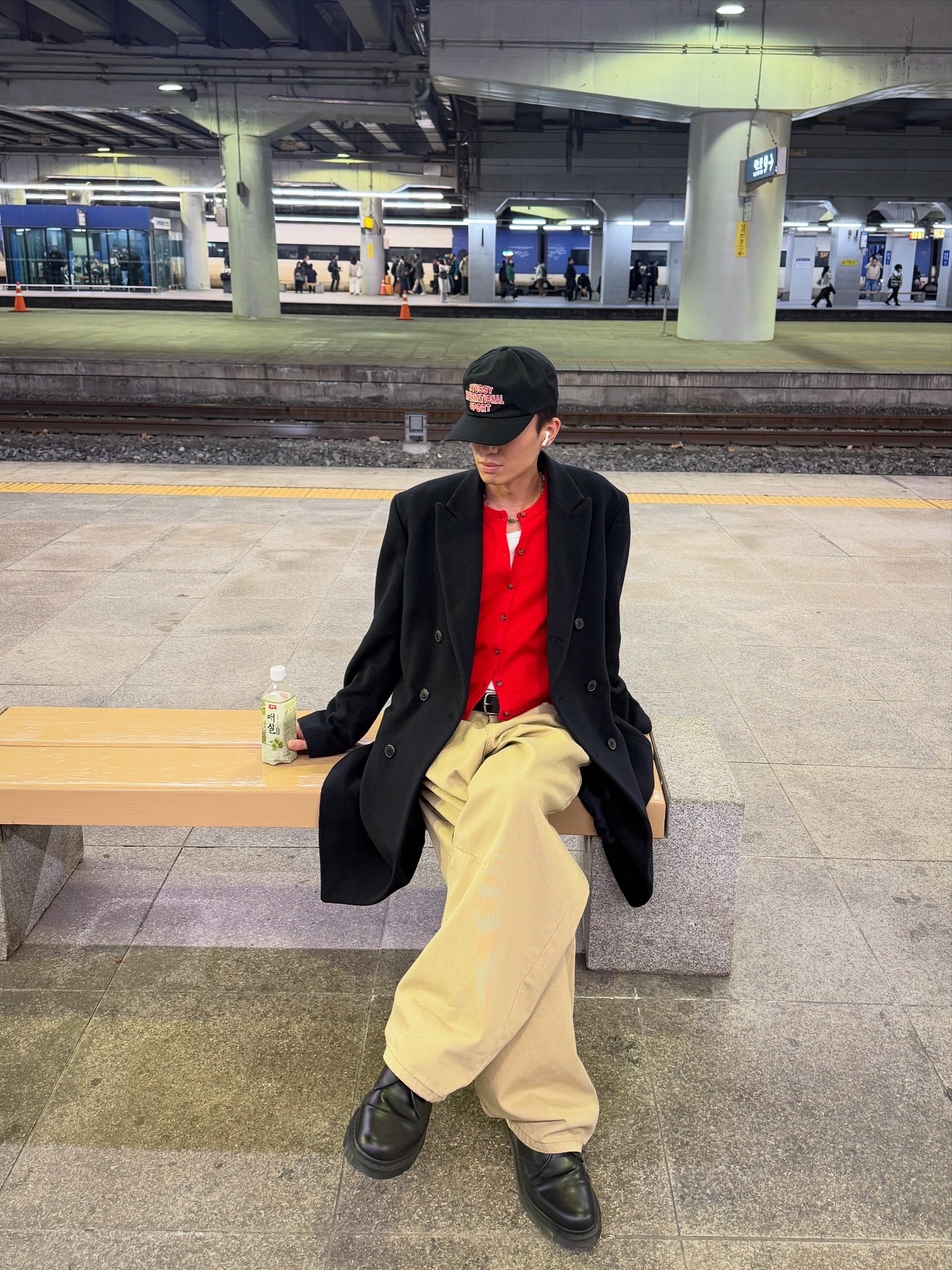 Stussy Mid-Depth International Sport Strapback Black, Dr. Martens 1461 Mono Black 착용 스타일 - 5