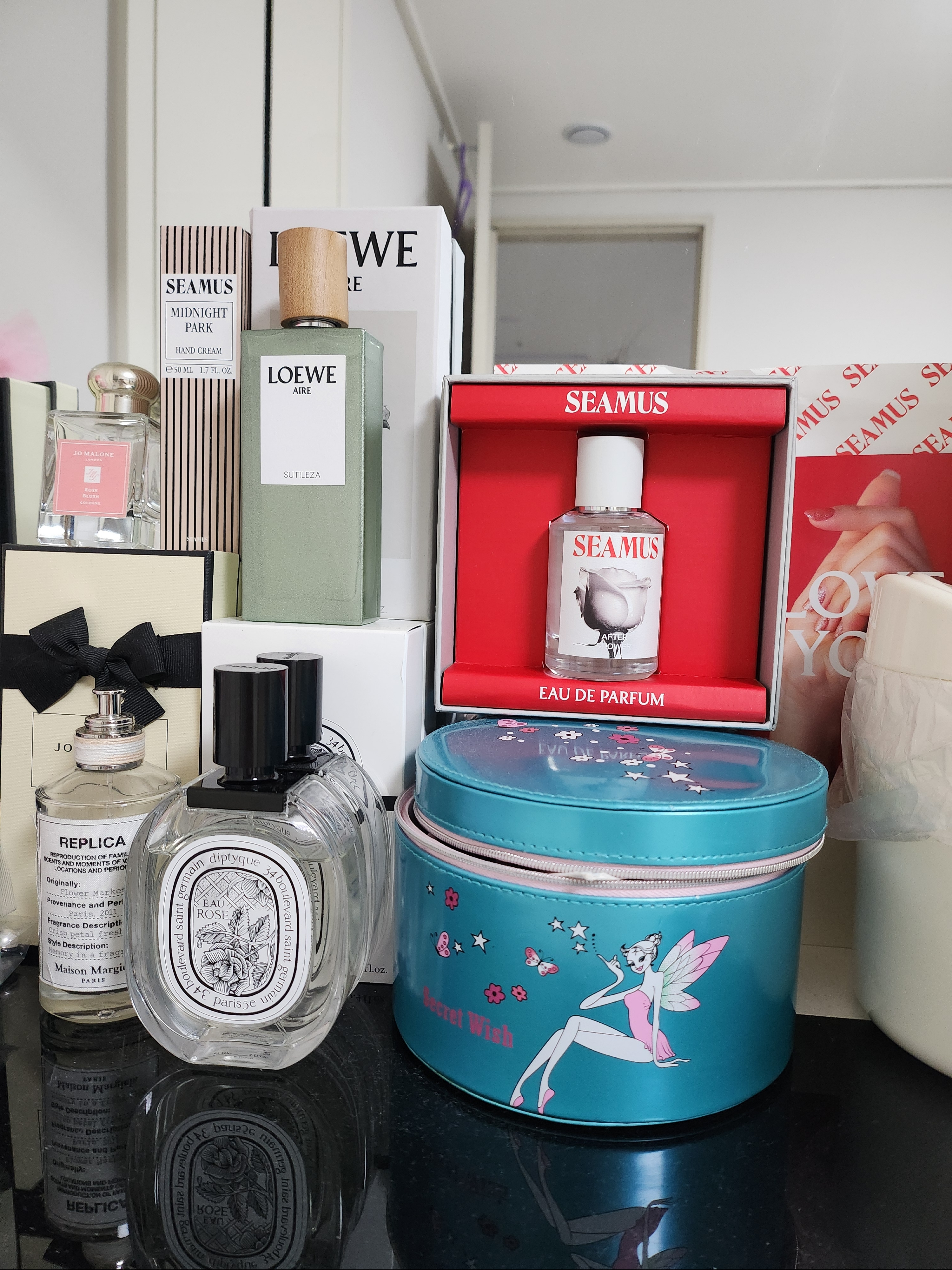 [3% 적립] SEAMUS Signature Eau de Parfum 50ml (6 Options) 착용 스타일 - 2
