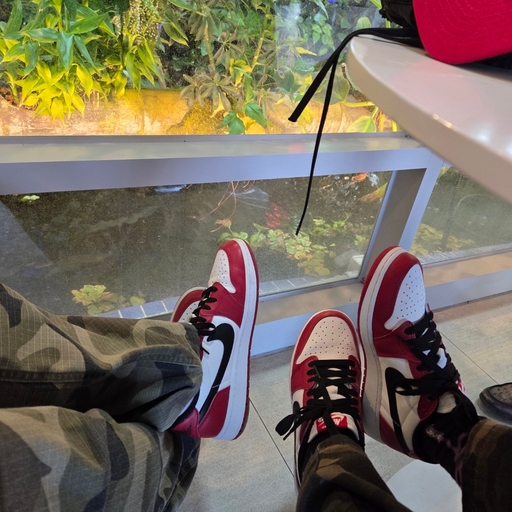 Jordan 1 Retro Low OG Chicago, (GS) Jordan 1 Retro Low OG Chicago 착용 스타일 - 1