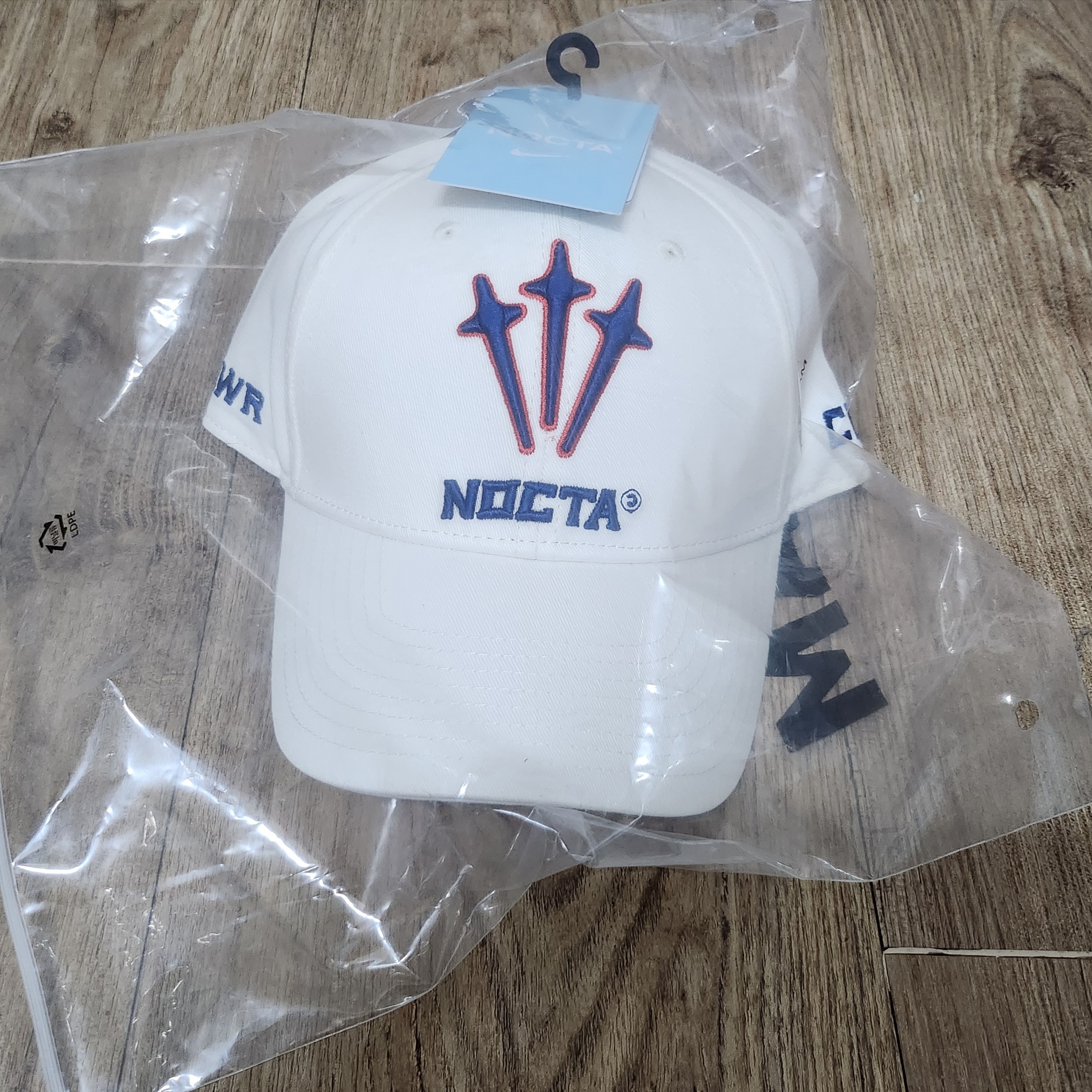 Nike x Drake Nocta NRG LU L91 Cap White 착용 스타일 - 2