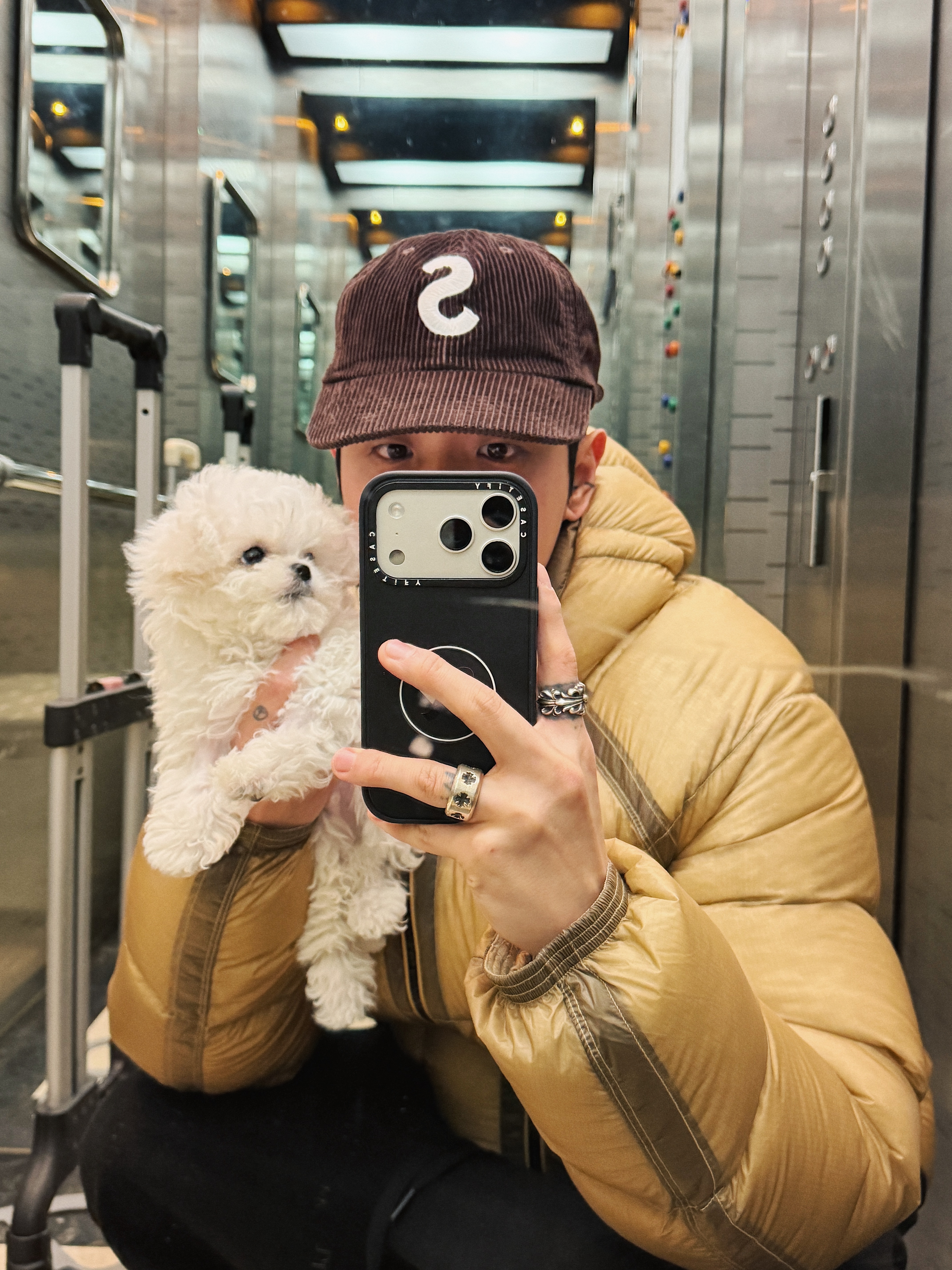 Supreme Corduroy S Logo 6-Panel Dark Brown - 24FW, Casetify x Fragment x God Selection XXX iPhone OG Logo Magsafe Impact Case Matte Black 착용 스타일 - 2