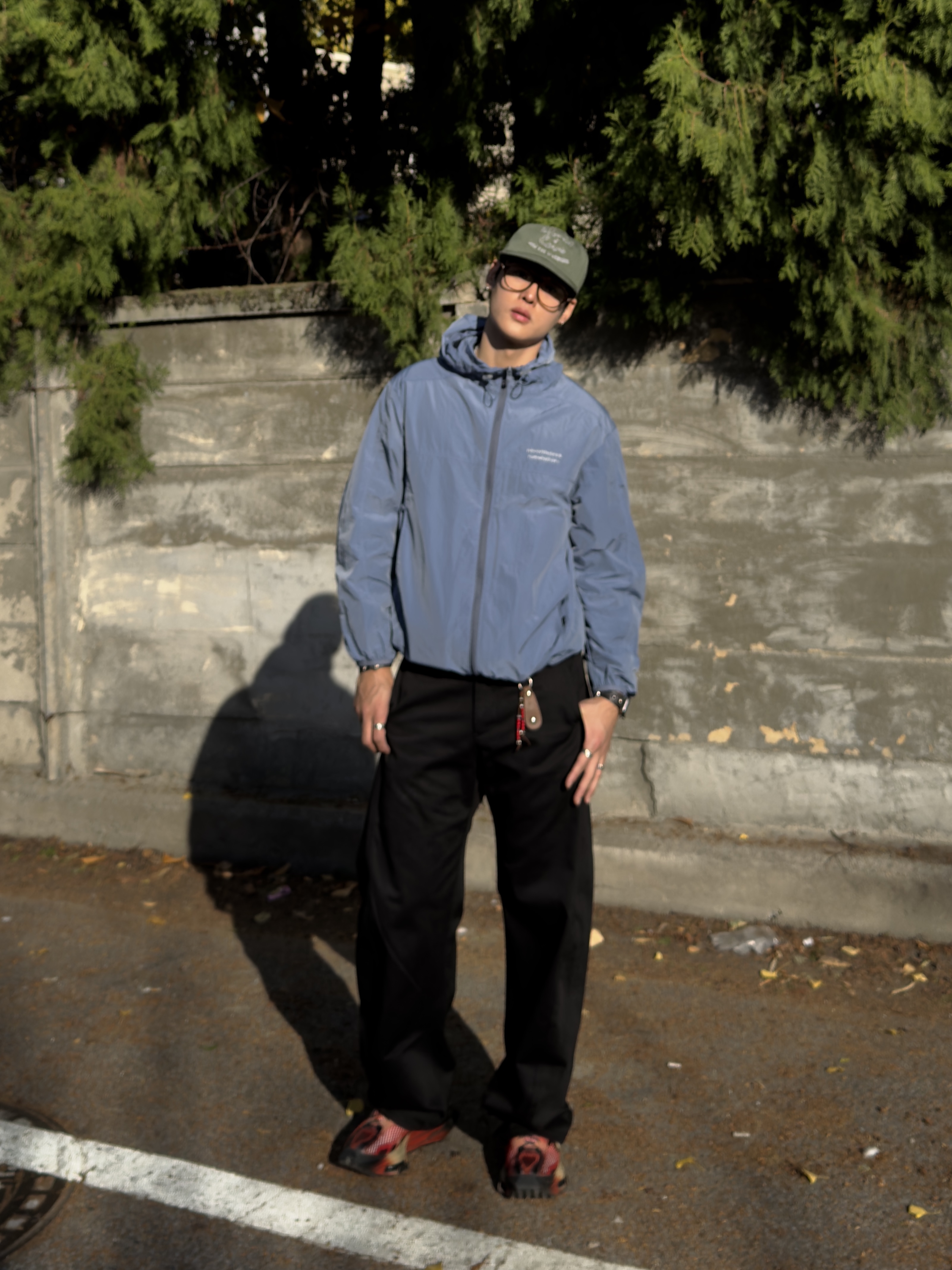 [KREAM 단독] runwhither Windbreaker Jacket V2 Blue, Nike x Matthew M Williams Zoom 004 Rust Factor 착용 스타일 - 1