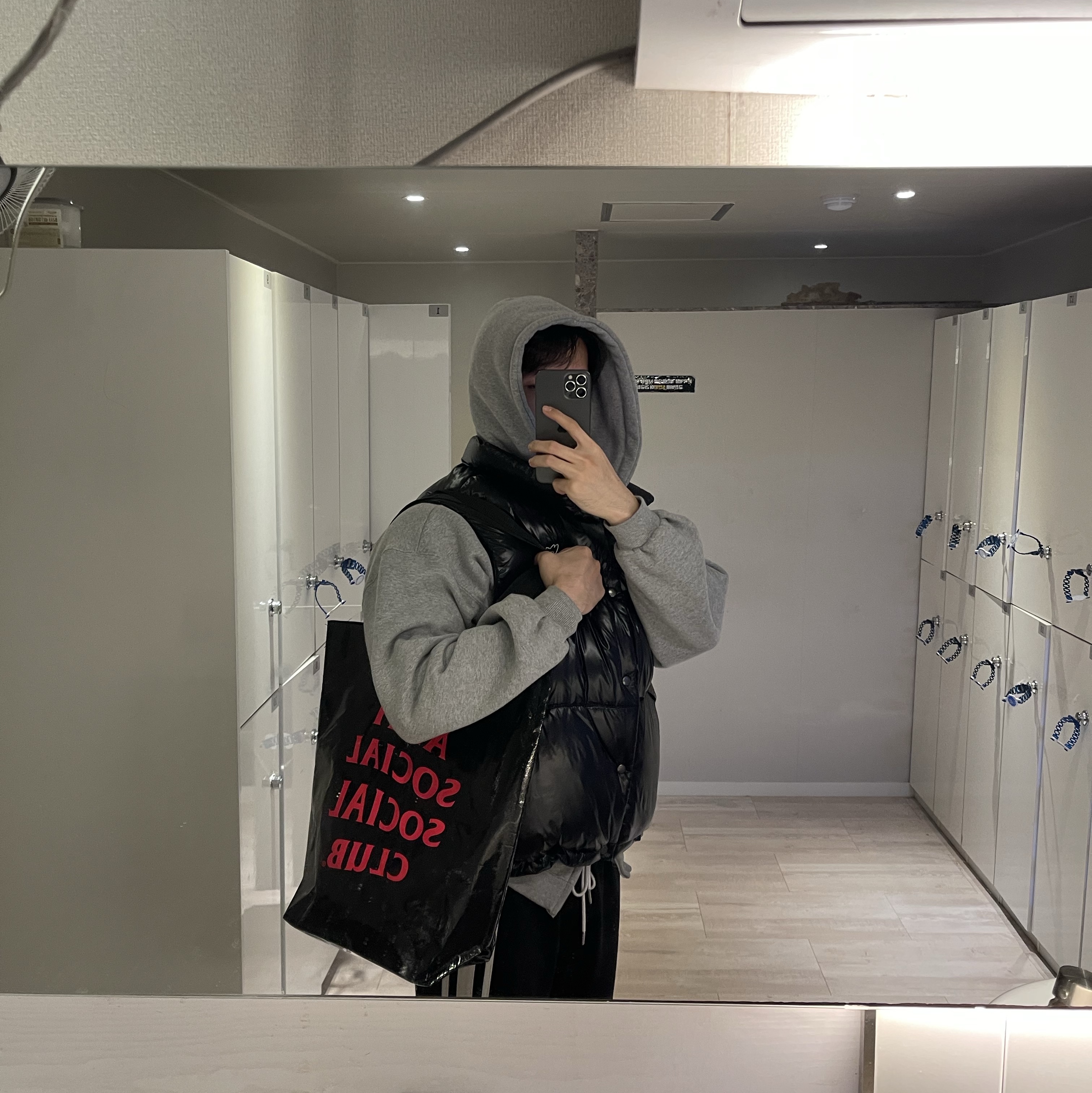 Anti Social Social Club Reusable Bag Black 착용 스타일