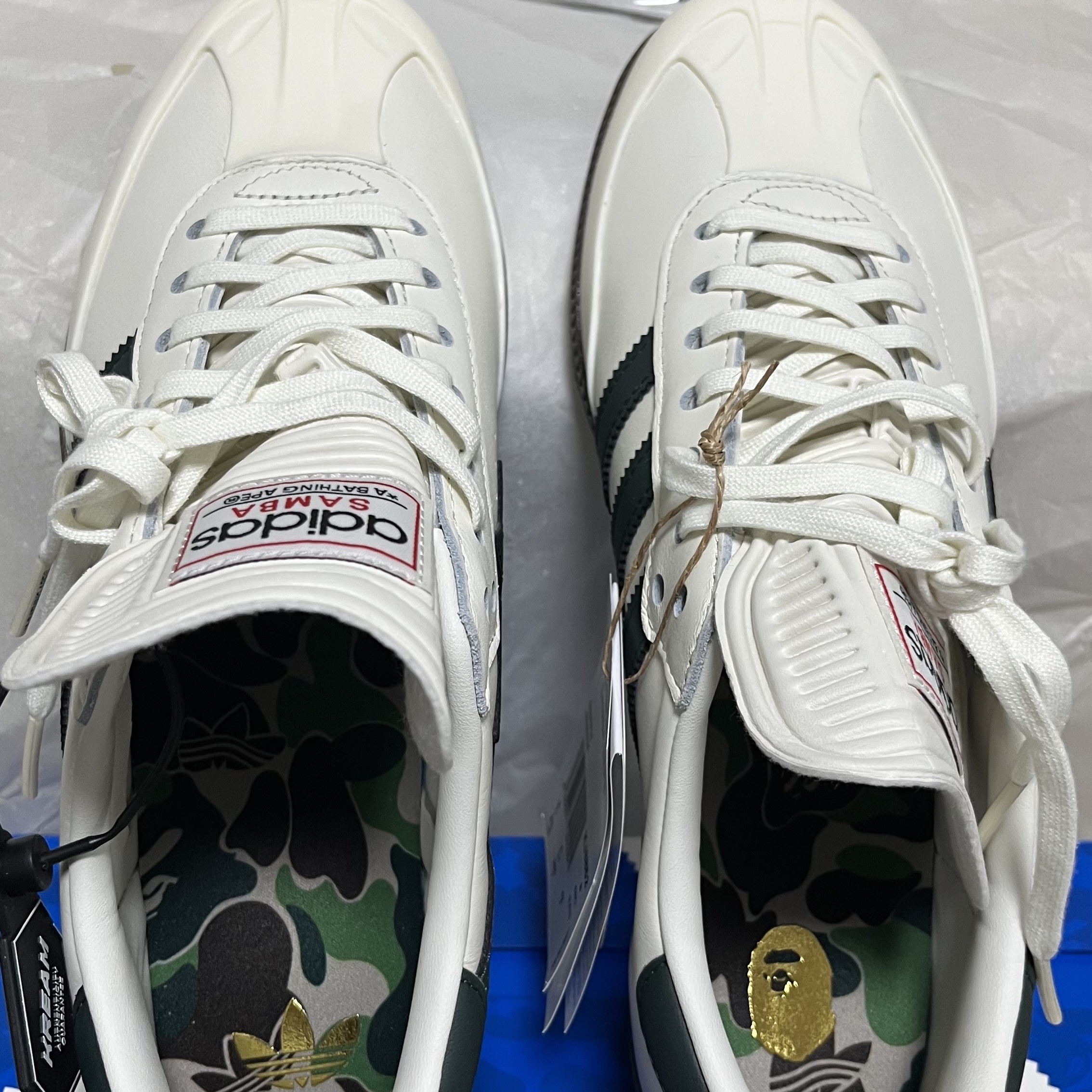 Adidas x BAPE Samba Off White Shadow Green 착용 스타일 - 3