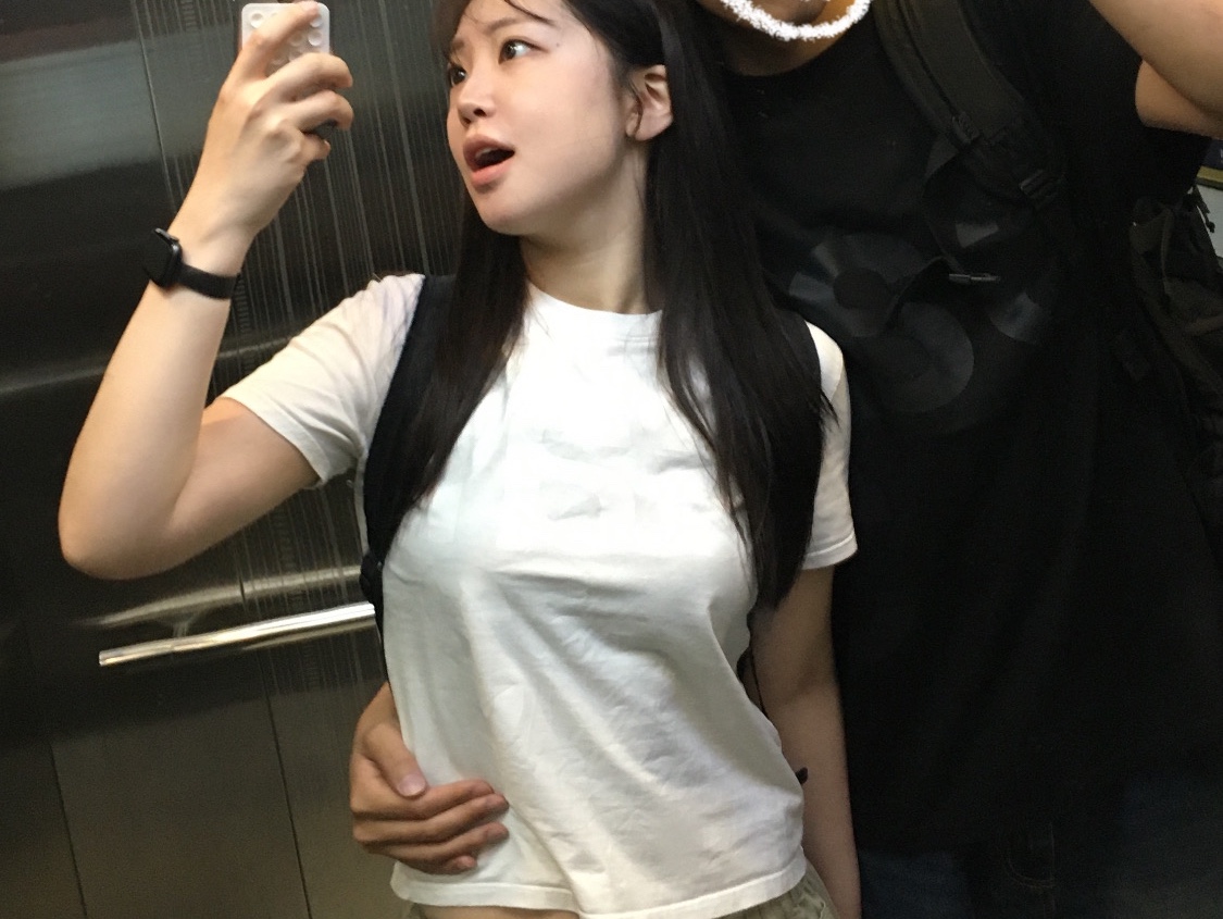 [KREAM 단독] Safarispot Basic Safari T-Shirt Black, [KREAM 단독] Safarispot Basic Safari T-Shirt White 착용 스타일 - 3