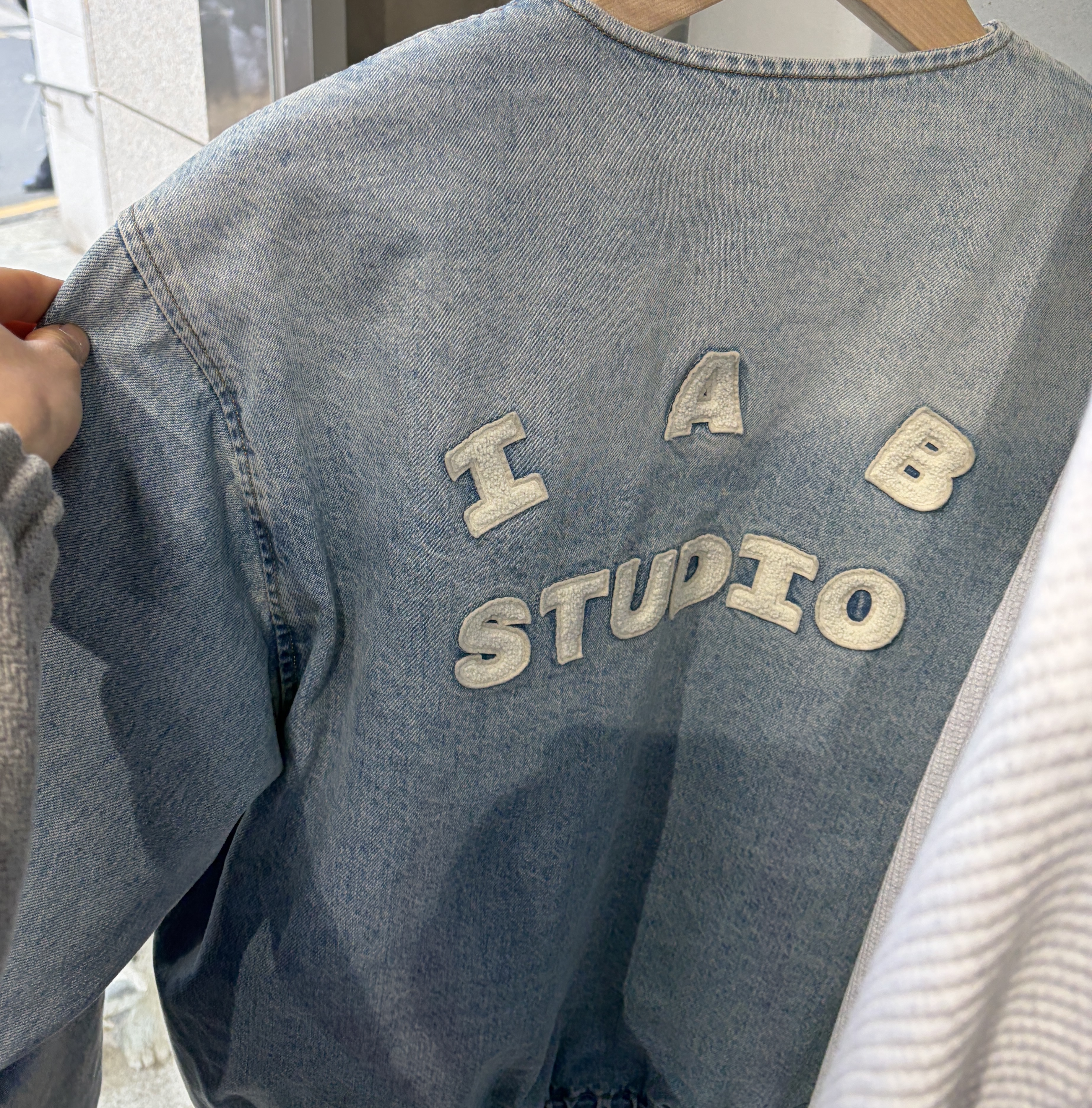 IAB Studio IAB Denim Bomber Jacket Blue 착용 스타일
