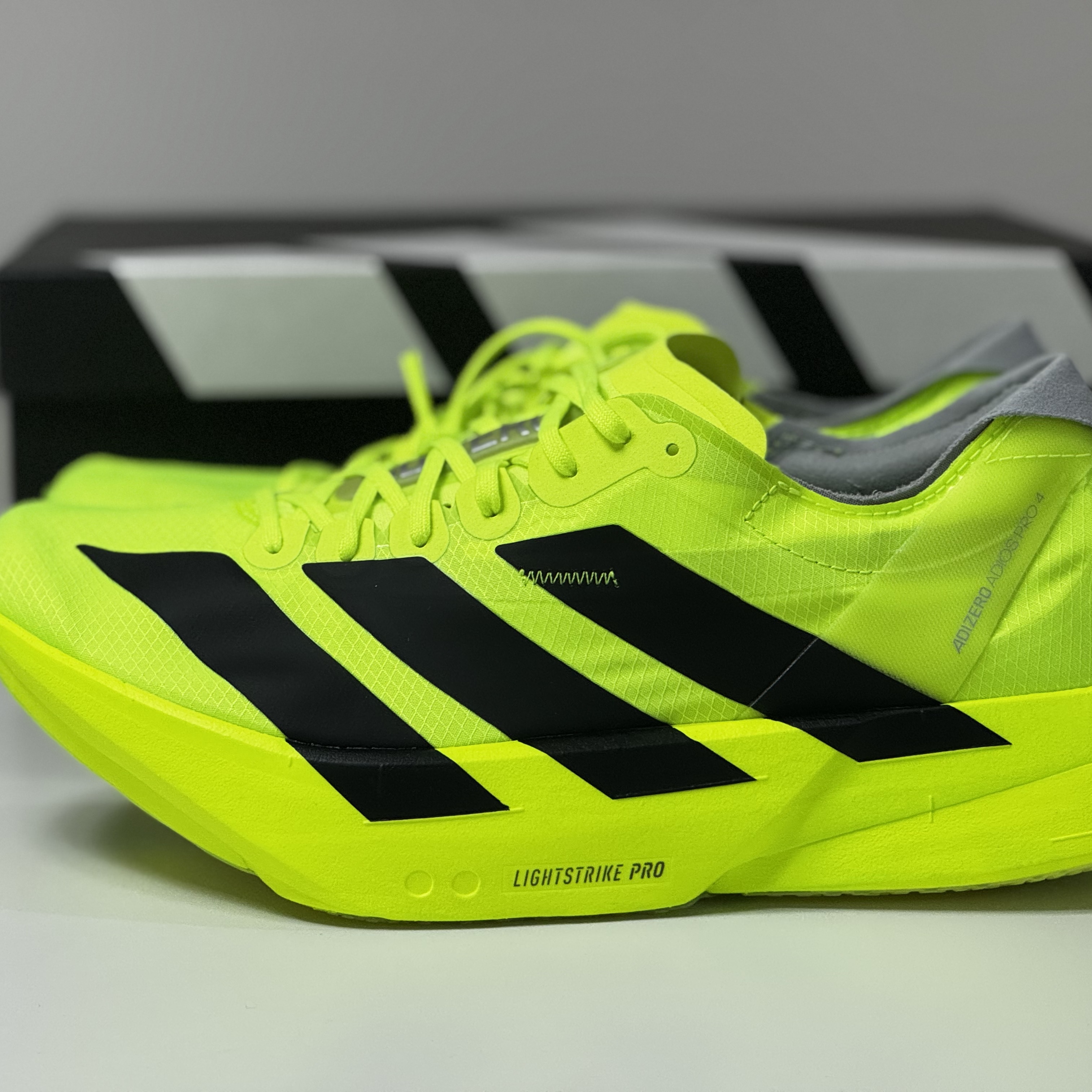 Adidas Adizero Adios Pro 4 Lucid Lemon Core Black 착용 스타일