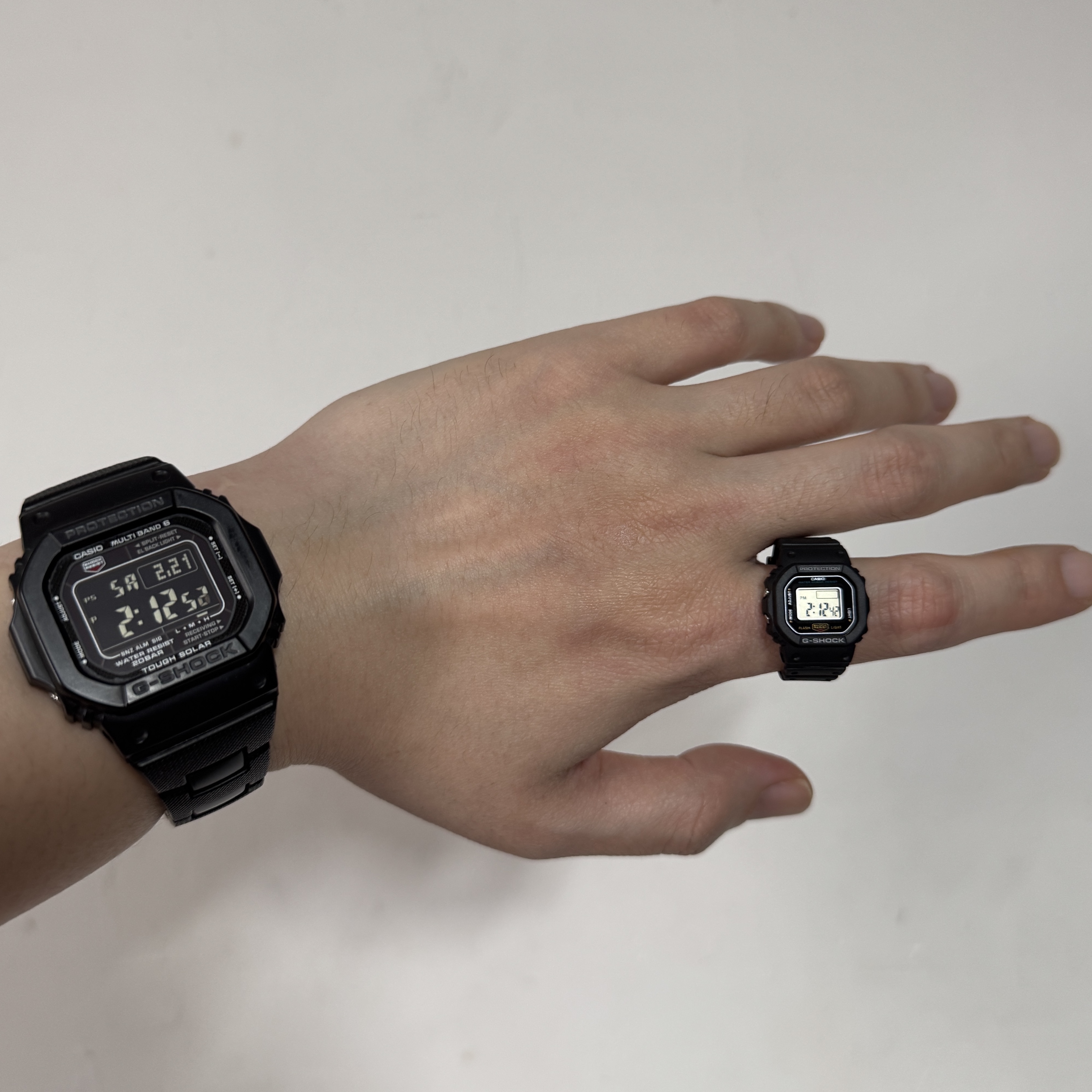 Casio G-Shock Nano DWN-5600-1, Casio G-Shock GW-M5610BC-1 착용 스타일 - 1