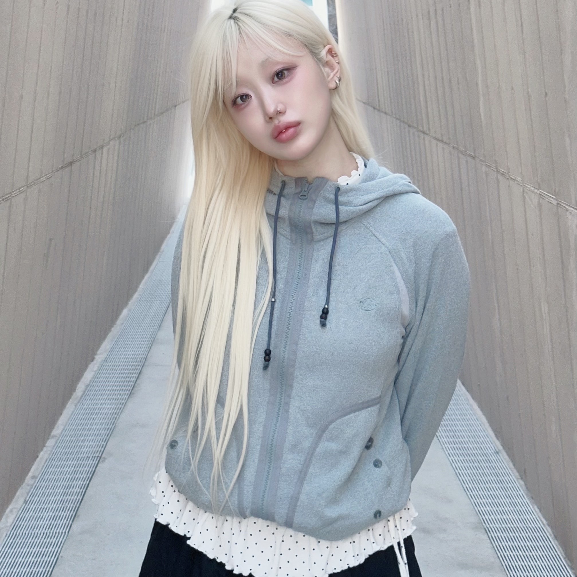 Sansan Gear Kapas Knit Zip-Up Mint, (W) Nike Shox TL Fade Off Noir Black 착용 스타일 - 1