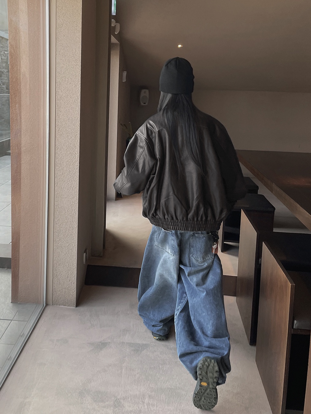 Oakley Light Breathe Triple Black 착용 스타일 - 1