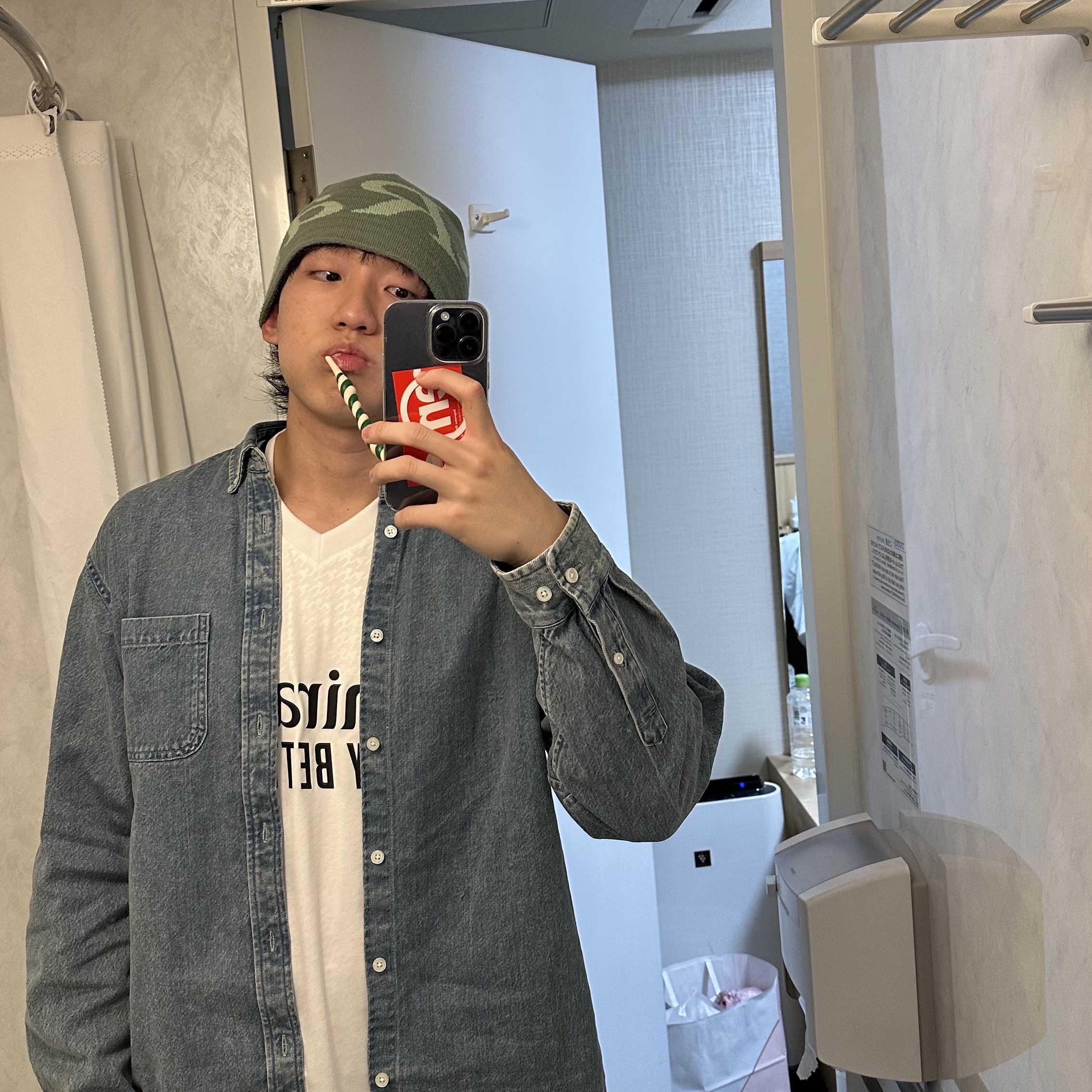 Rab Logo Beanie Dark Fig Green Fig Green, Supreme Applique Denim Shirt Indigo - 25FW 착용 스타일