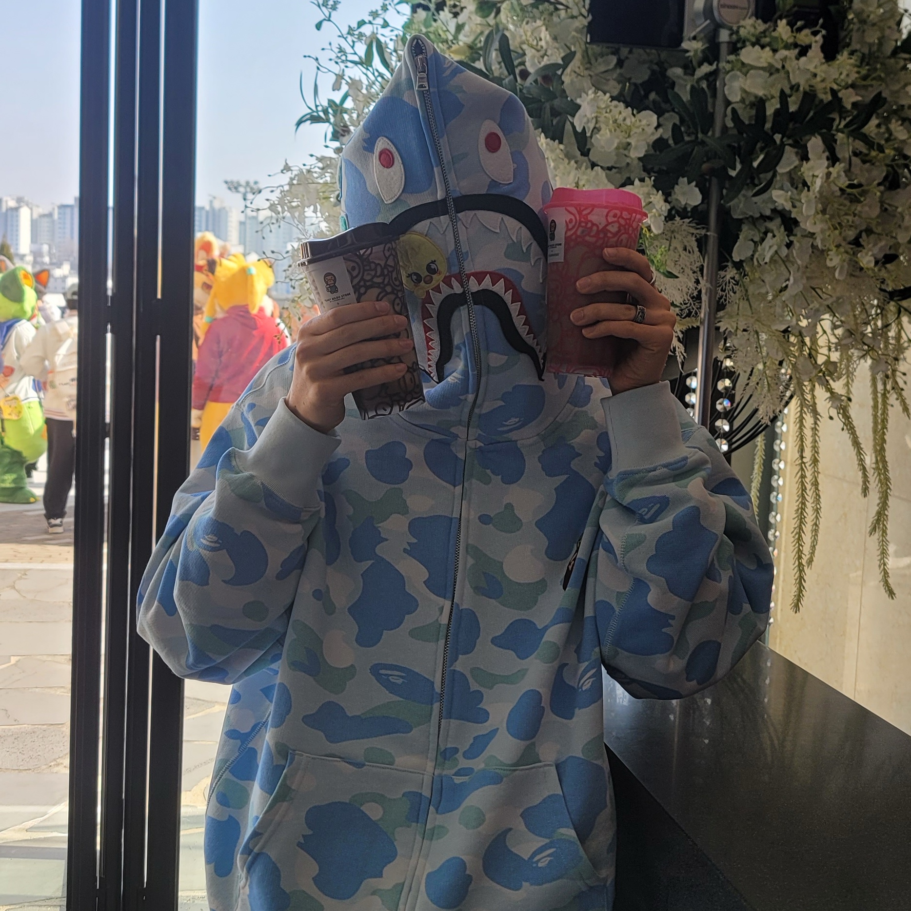 BAPE x Stray Kids Shark Full Zip Hoodie Bbokari 착용 스타일
