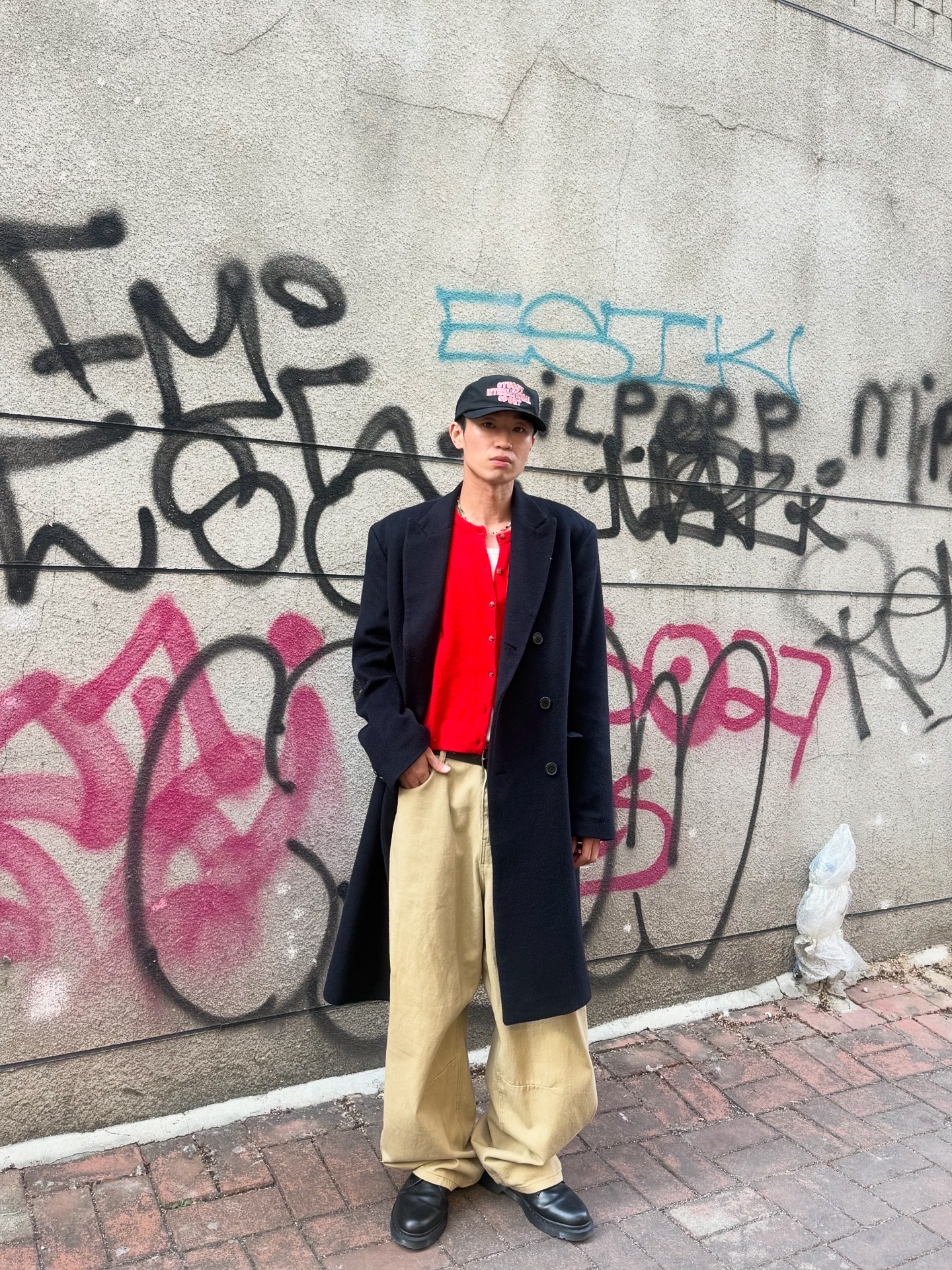 Stussy Mid-Depth International Sport Strapback Black, Dr. Martens 1461 Mono Black 착용 스타일 - 4