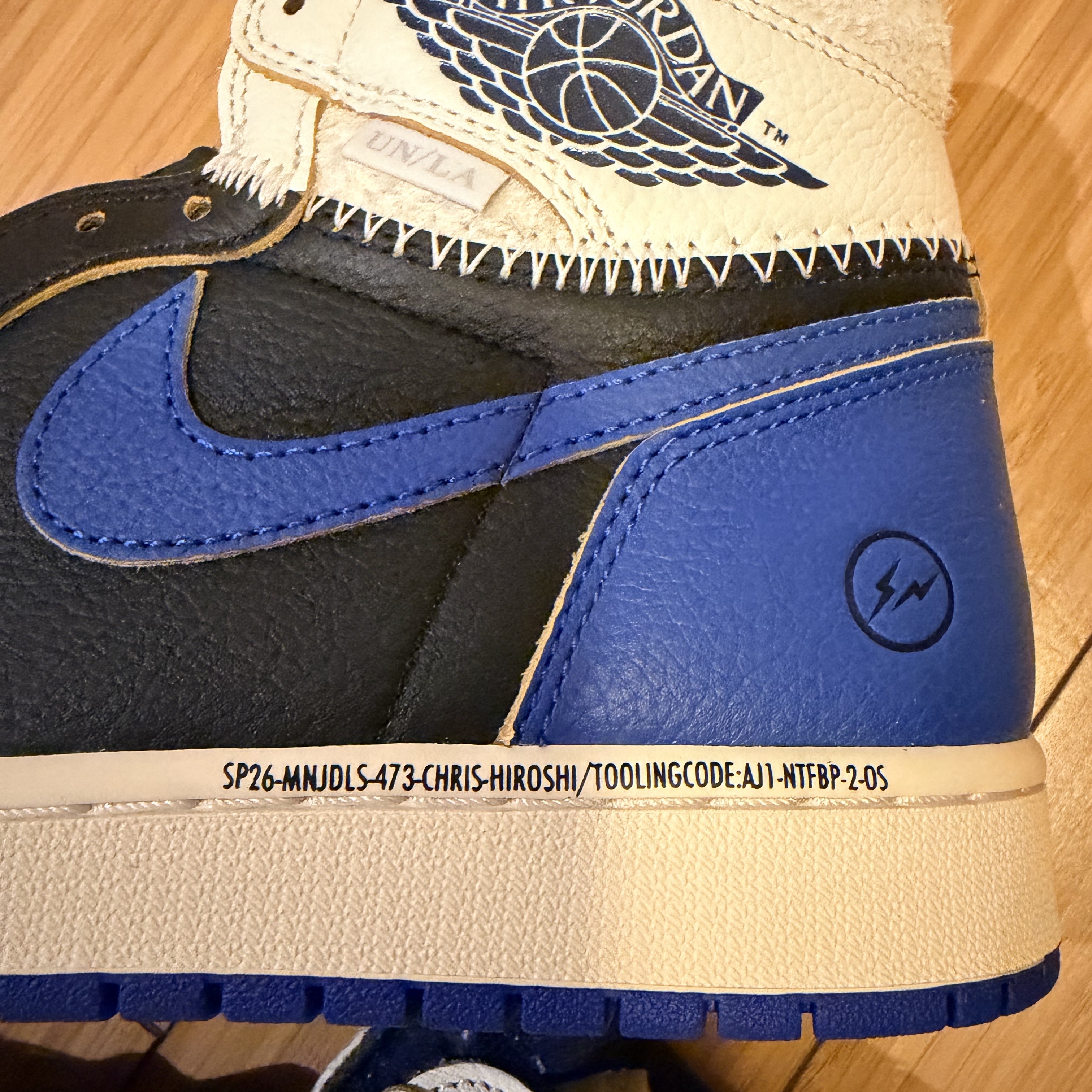 Jordan 1 x Fragment x Union LA Retro High OG SP Black Navy, Jordan 1 x Fragment x Union LA Black and Varsity Red 착용 스타일 - 2