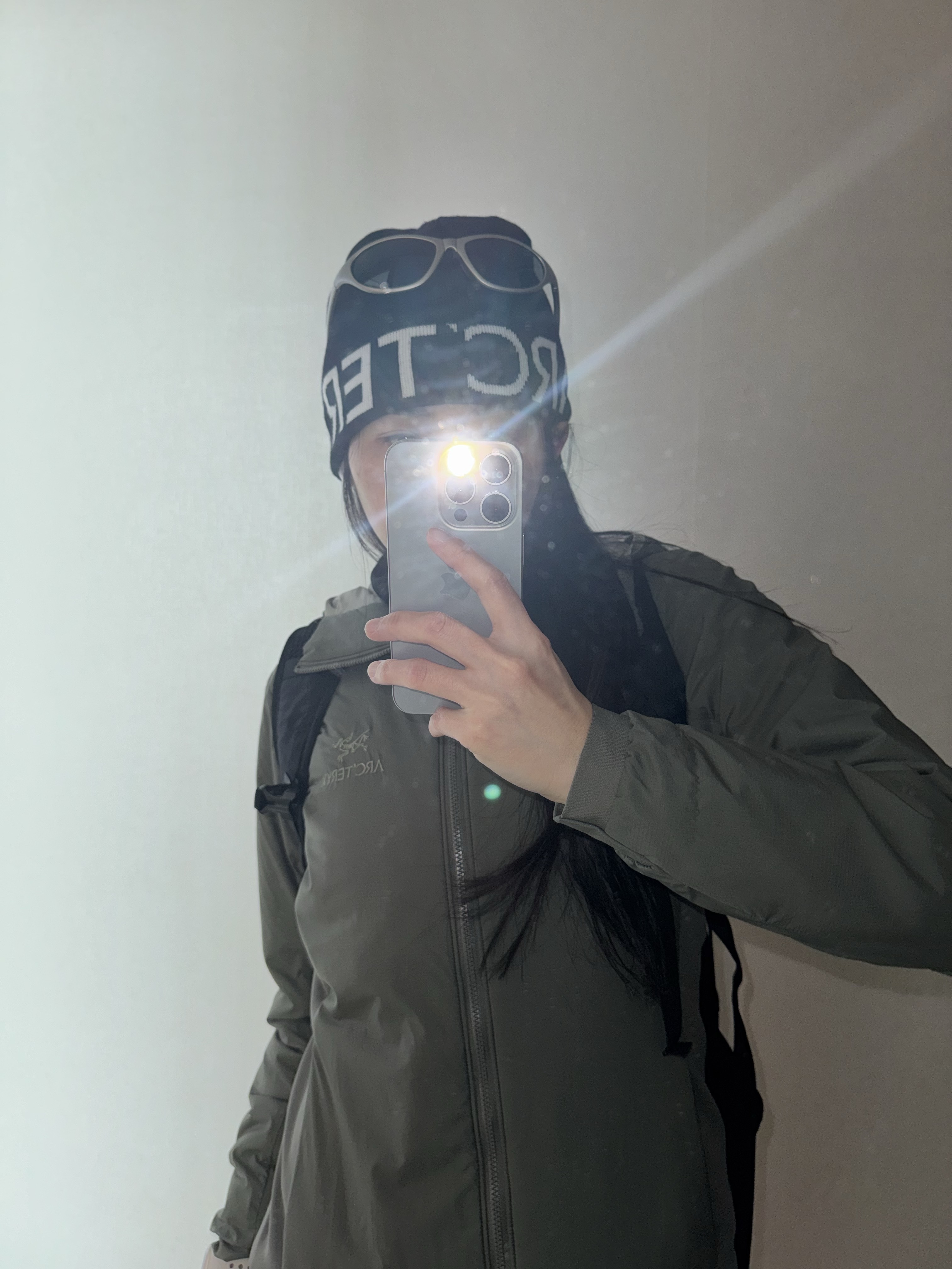 Arc'teryx Atom Hoody Forage, Arc'teryx Word Head Toque Orca 착용 스타일 - 3