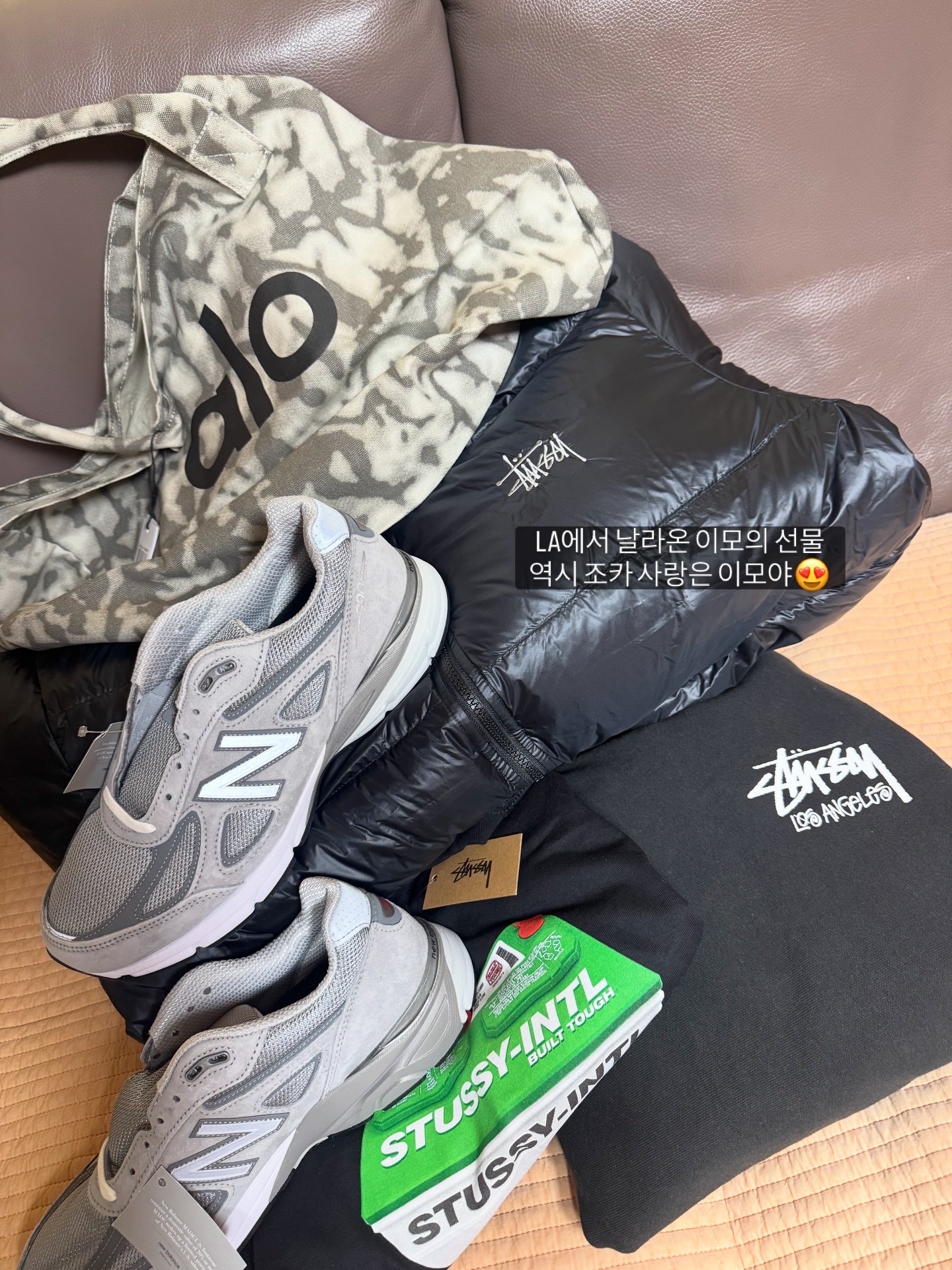 Alo Yoga Iconic Shopper Tote Bag Grey Tiedye, Musinsa Standard City Leisure Hooded Light Down Jacket Black 착용 스타일 - 8