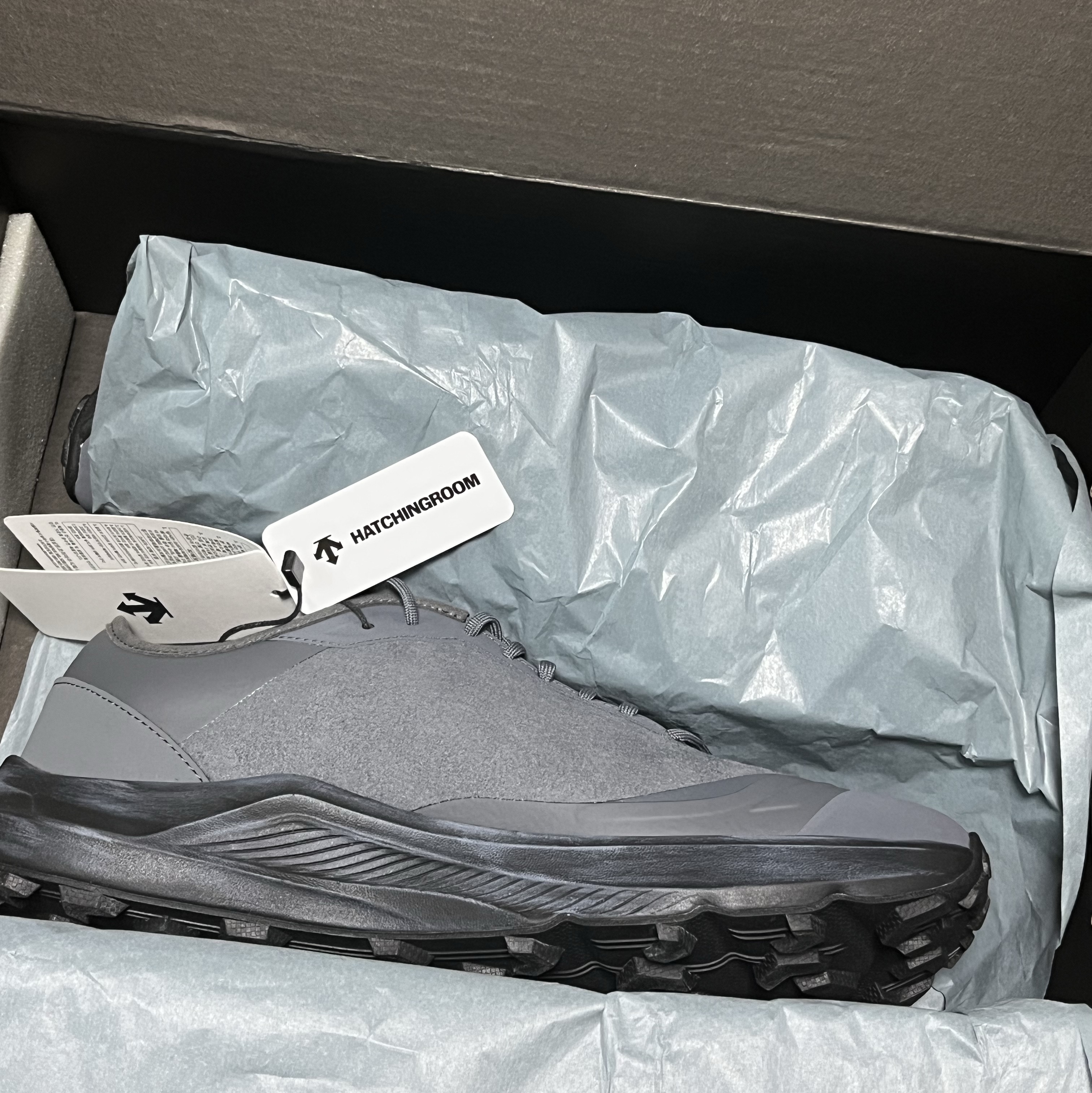Descente x Hatchingroom Z02 Trail Running Shoes Gray 착용 스타일