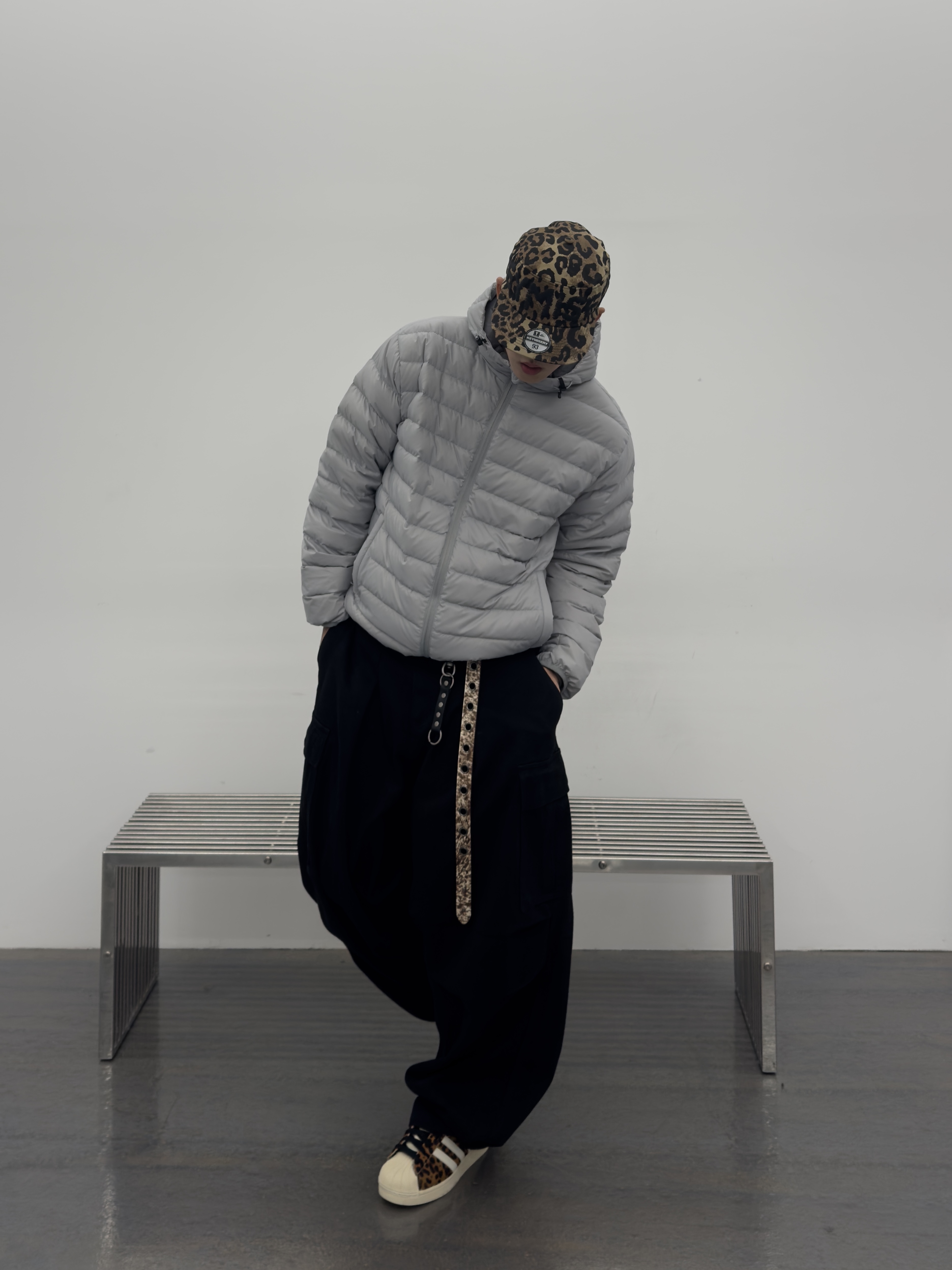 QT8 GARMENTS Duck Down Lightweight Jacket Light Grey 착용 스타일 - 1