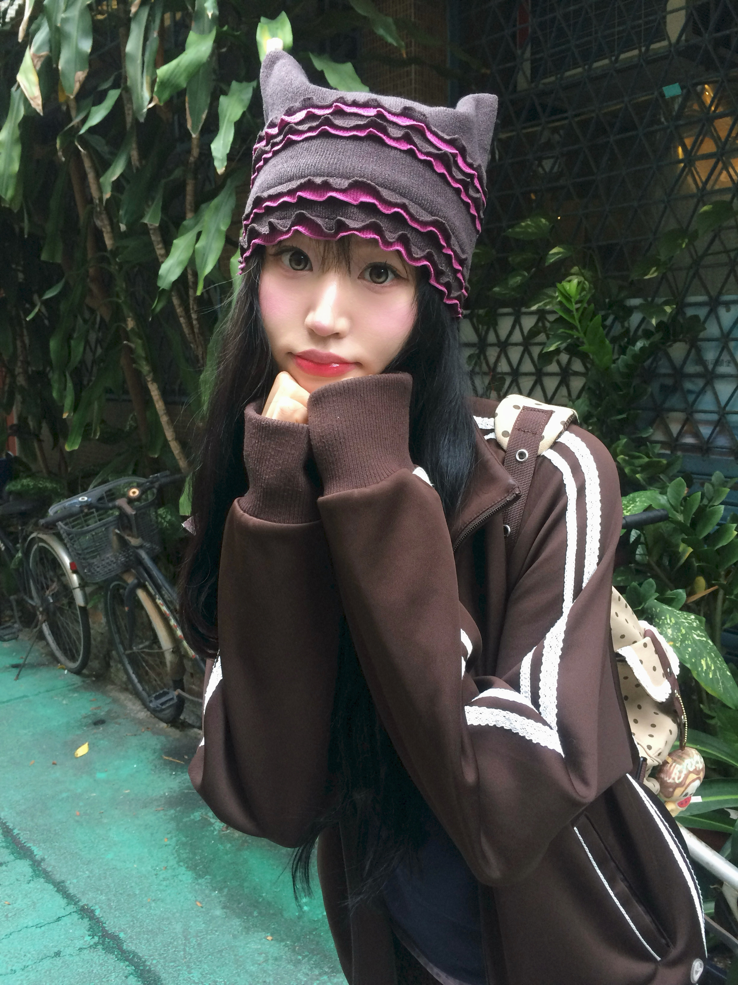 COYSEIO Dudu Layered Sleeveless Navy, COYSEIO Stripe Five-Toe Socks Black 착용 스타일 - 6