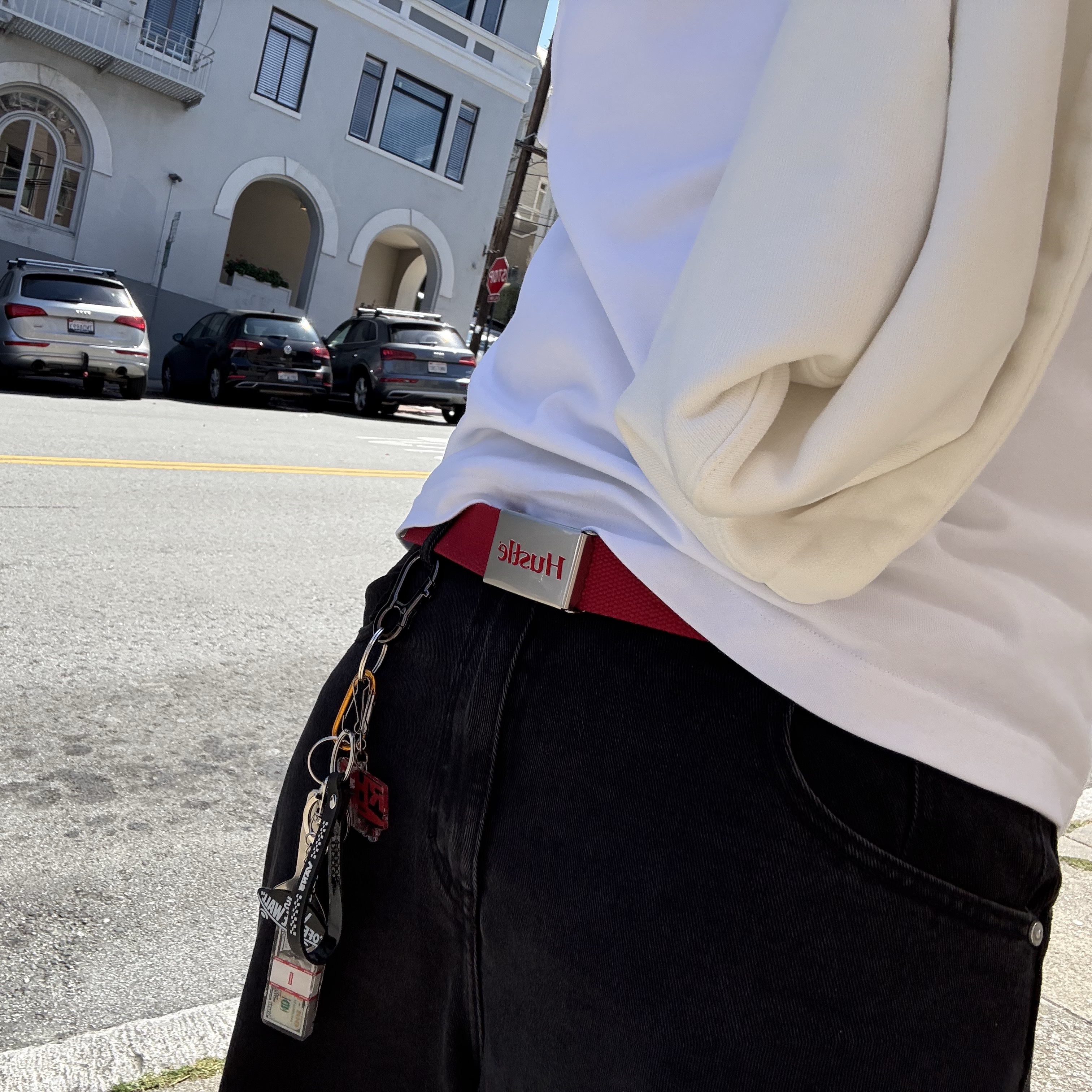 Thug Club Armor Hoodie White, True Religion Hustle Webbing Belt Red 착용 스타일 - 2