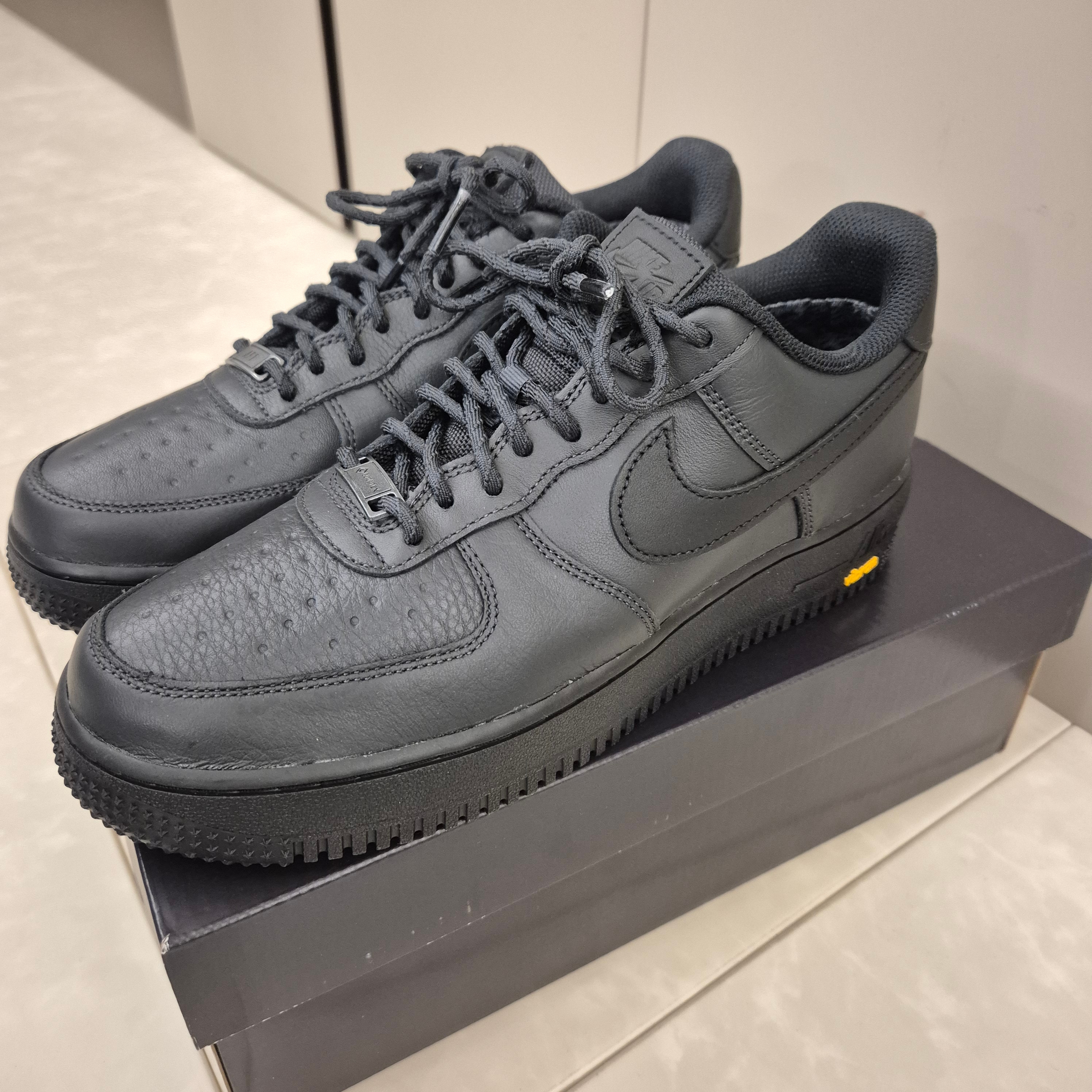 Nike Air Force 1 Low Gore-Tex Vibram Off Noir and Black 착용 스타일 - 3