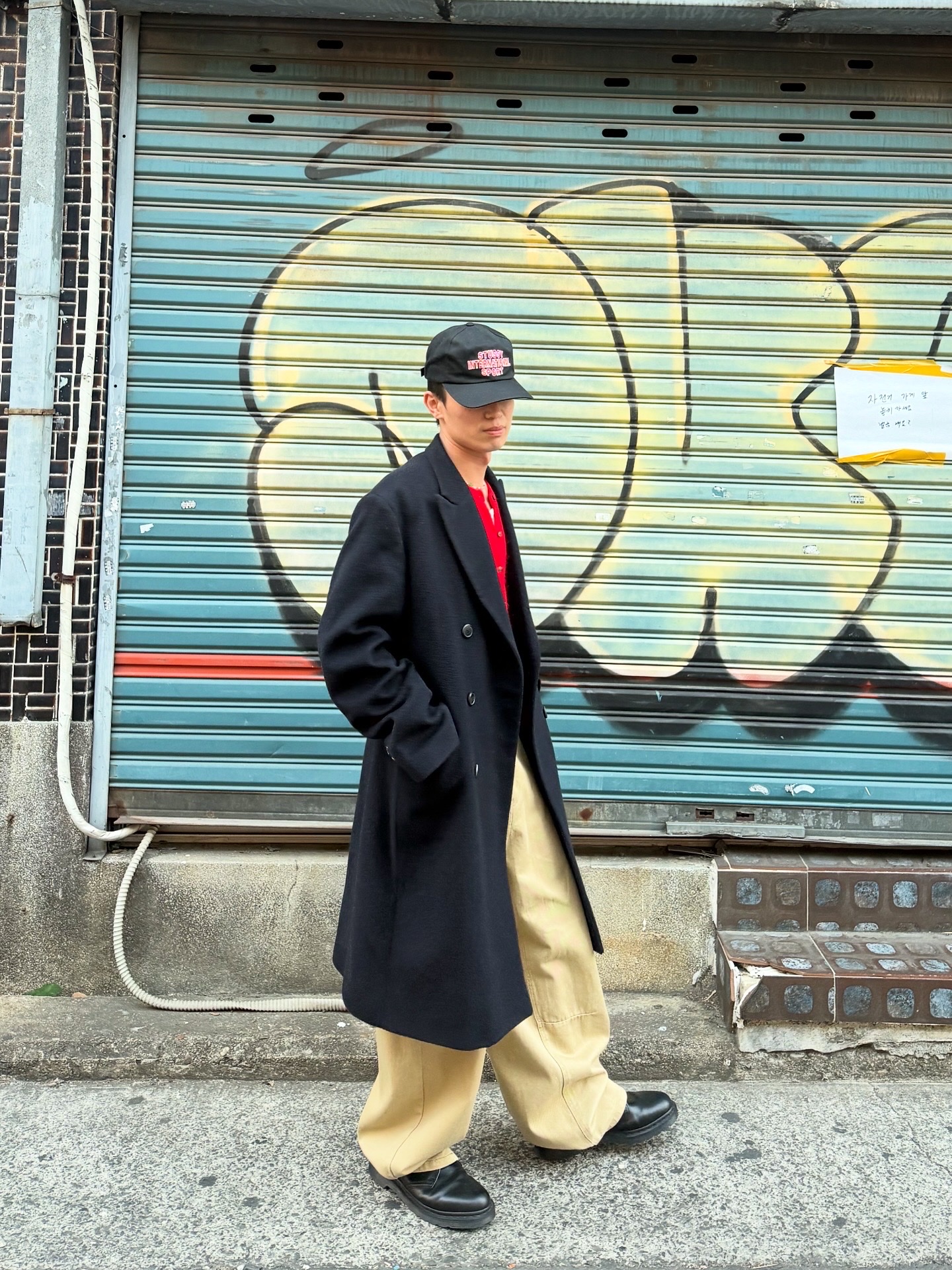 Stussy Mid-Depth International Sport Strapback Black, Dr. Martens 1461 Mono Black 착용 스타일 - 1