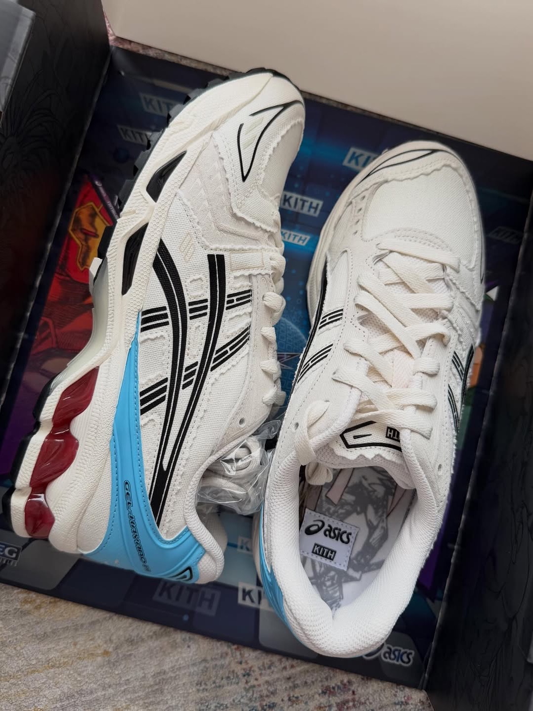 Asics x Kith x Marvel vs. Capcom Gel-Kayano 14 Ryu Coconut Milk Black 착용 스타일 - 1