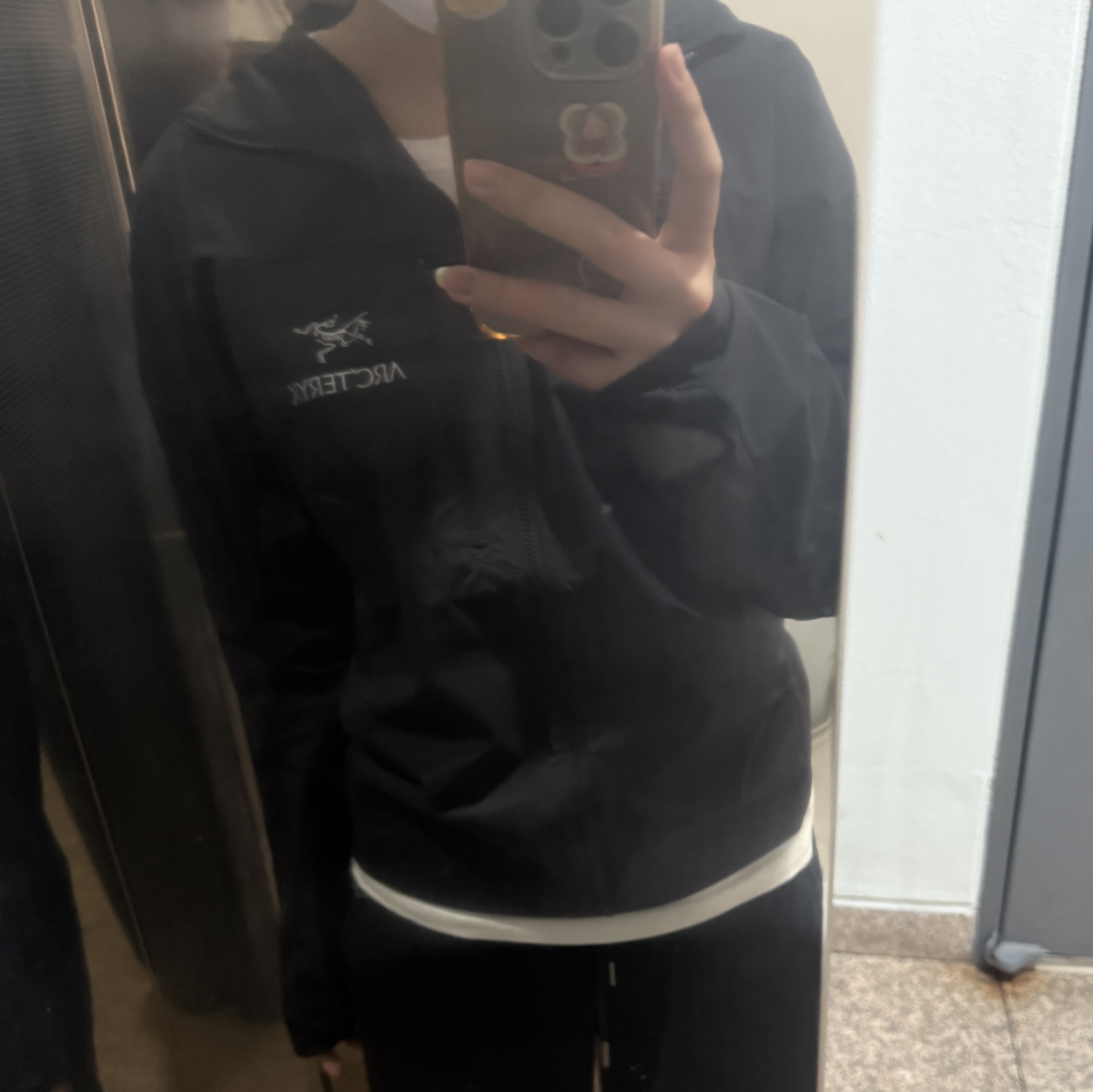Arc'teryx Squamish Hoody Black 착용 스타일