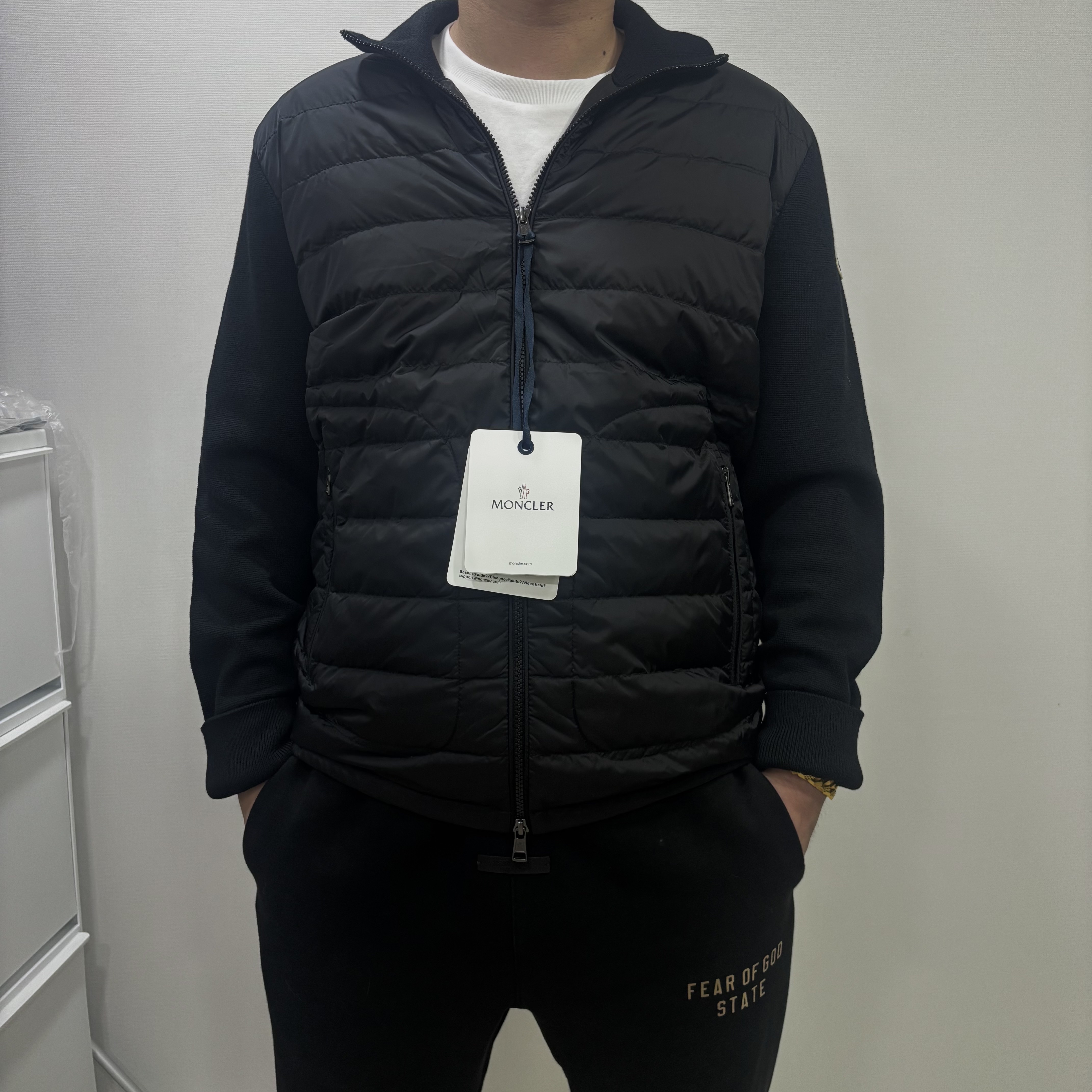 Moncler Padded Zip Up Cardigan Black - 25FW, Essentials Fleece Essential State Sweatpant Black - 24FW 착용 스타일 - 1