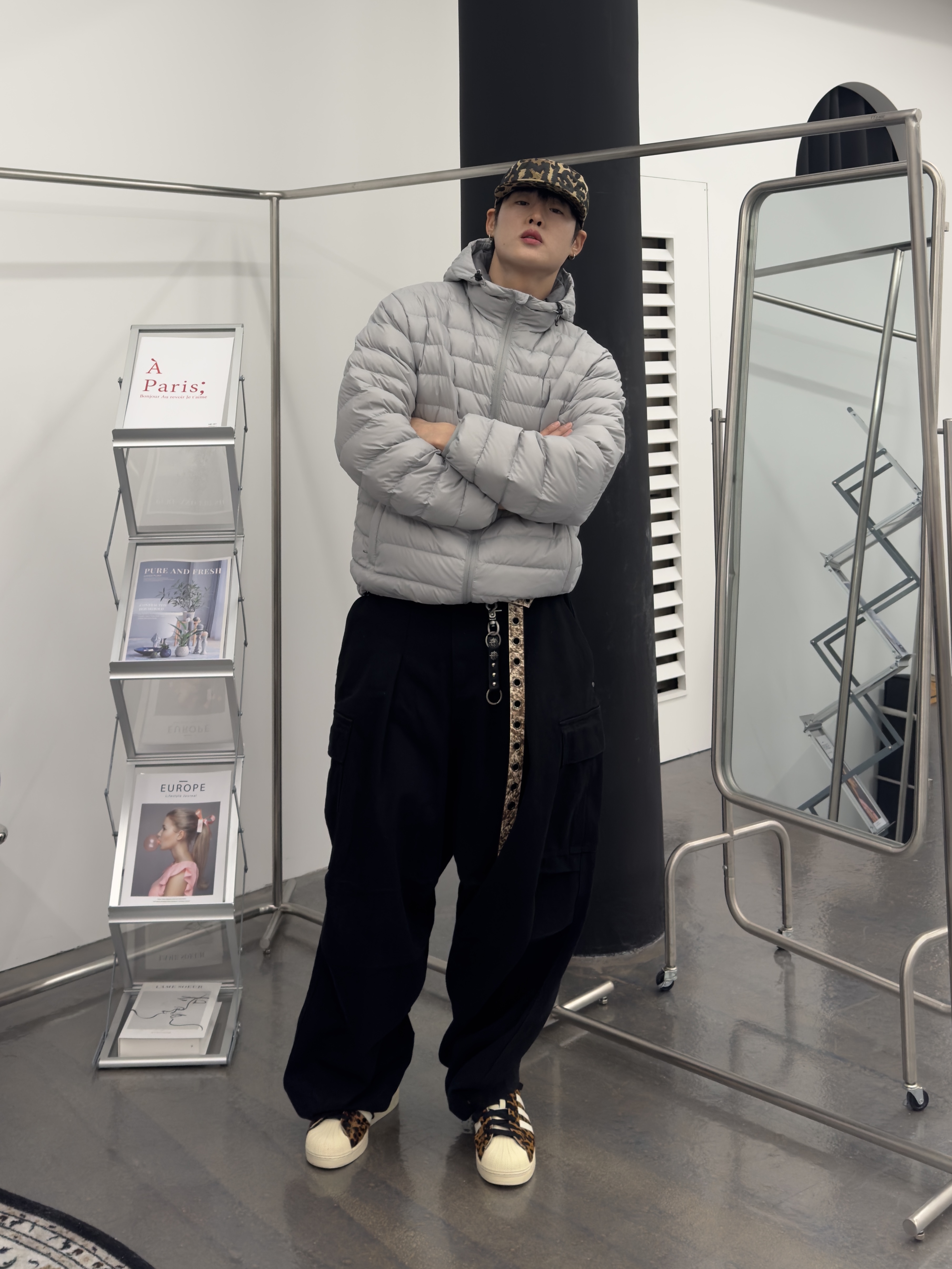 QT8 GARMENTS Duck Down Lightweight Jacket Light Grey 착용 스타일 - 1